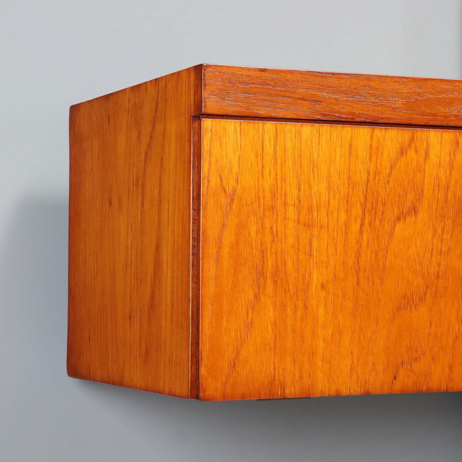 Hängeschrank 1960er Jahre im Angebot 2