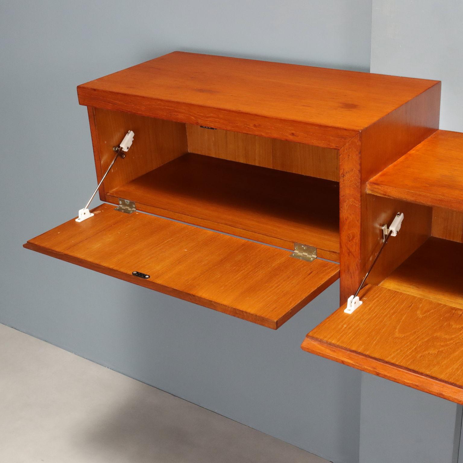 Hängeschrank 1960er Jahre (Furnier) im Angebot