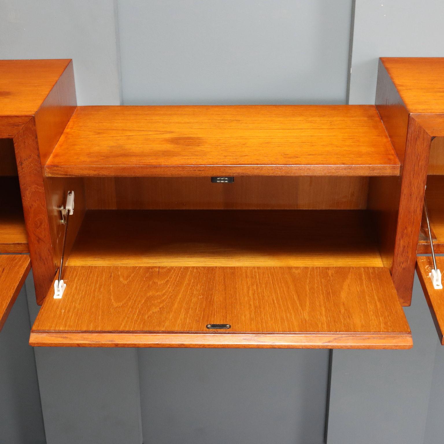 Hängeschrank 1960er Jahre im Zustand „Hervorragend“ im Angebot in Milano, IT