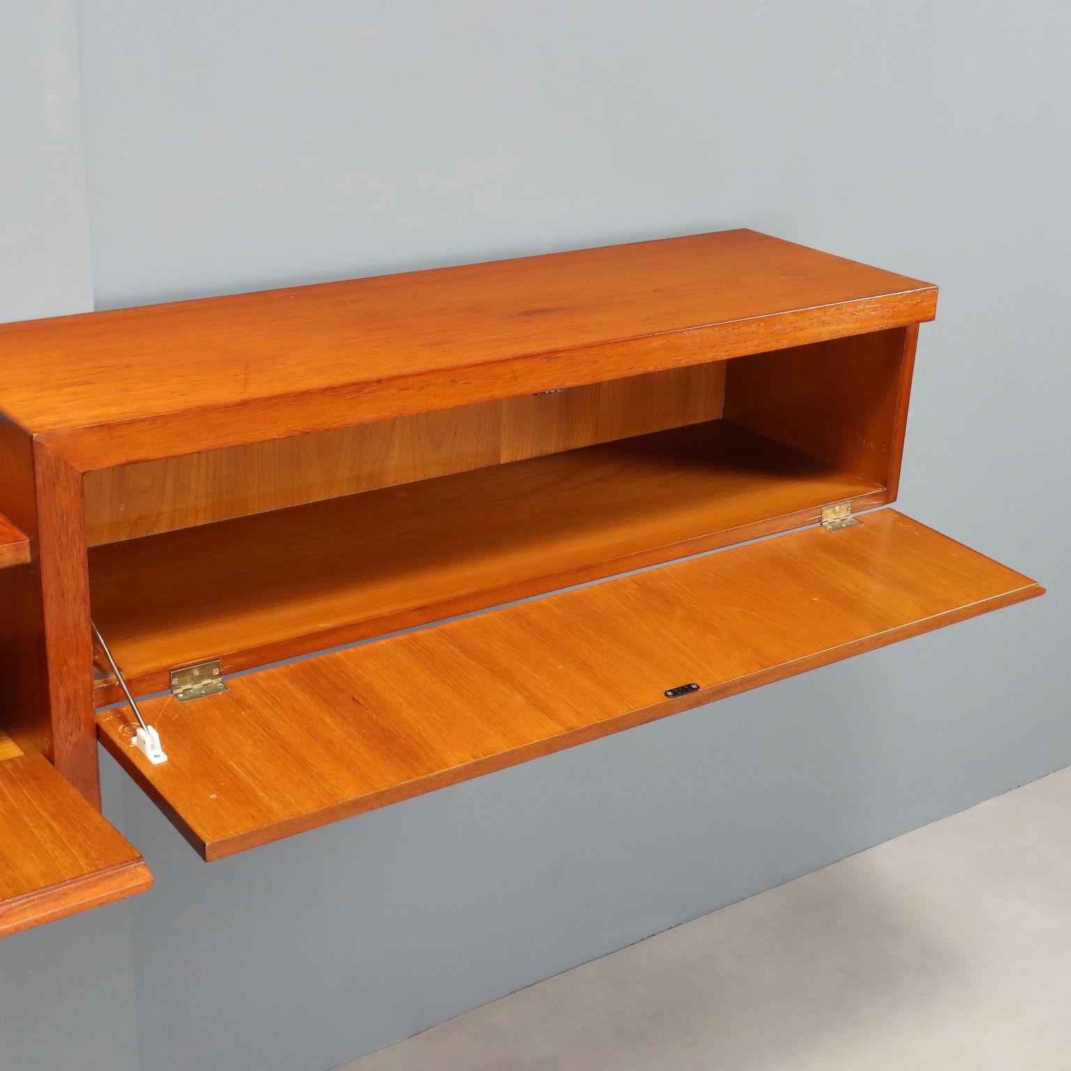 Hängeschrank 1960er Jahre (Mid-20th Century) im Angebot