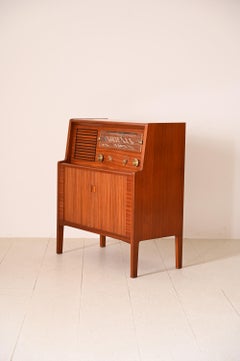 Mahogany radio cabinet