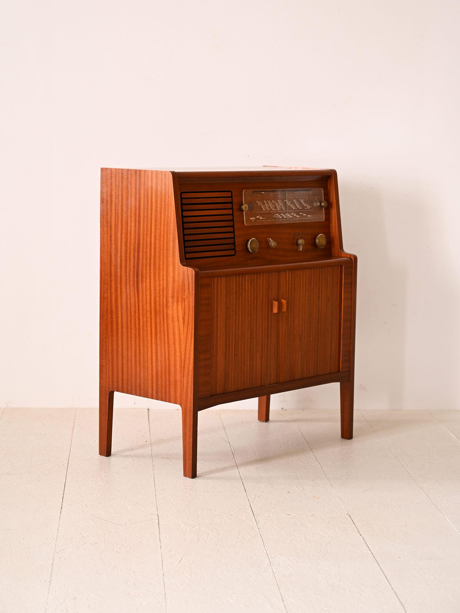 Scandinavian Modern Mobile radio in mogano
