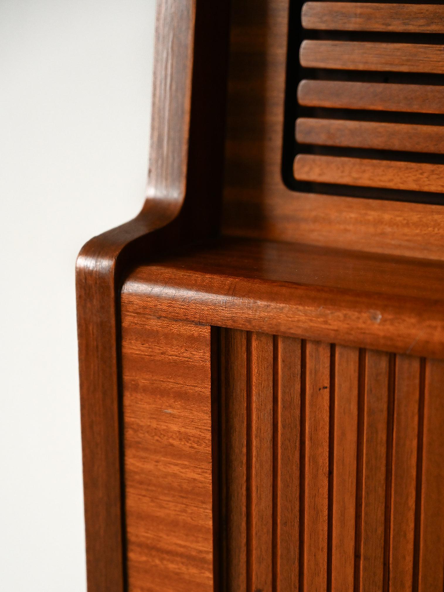 Mid-20th Century Mobile radio in mogano