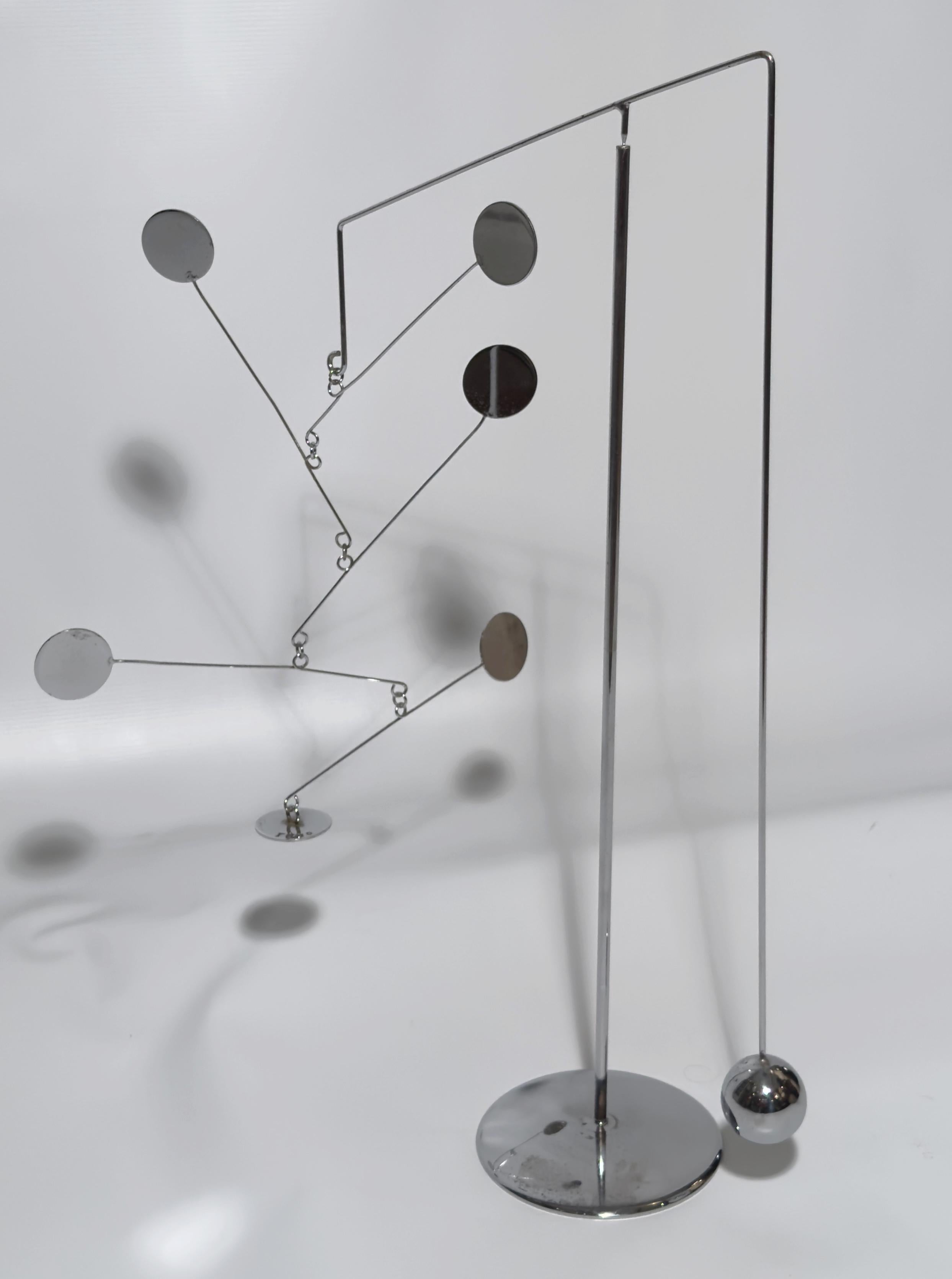 Mobile-stabile sculpture in chromed steel. Monogrammed F.C. and dated 70.
Height: 54 cm (21.26 inches)
Width: 45 cm (17.72 inches)
Depth: 12 cm (4.72 inches)

Biography : François Collette (1936 - )

François Collette is a French post-war and
