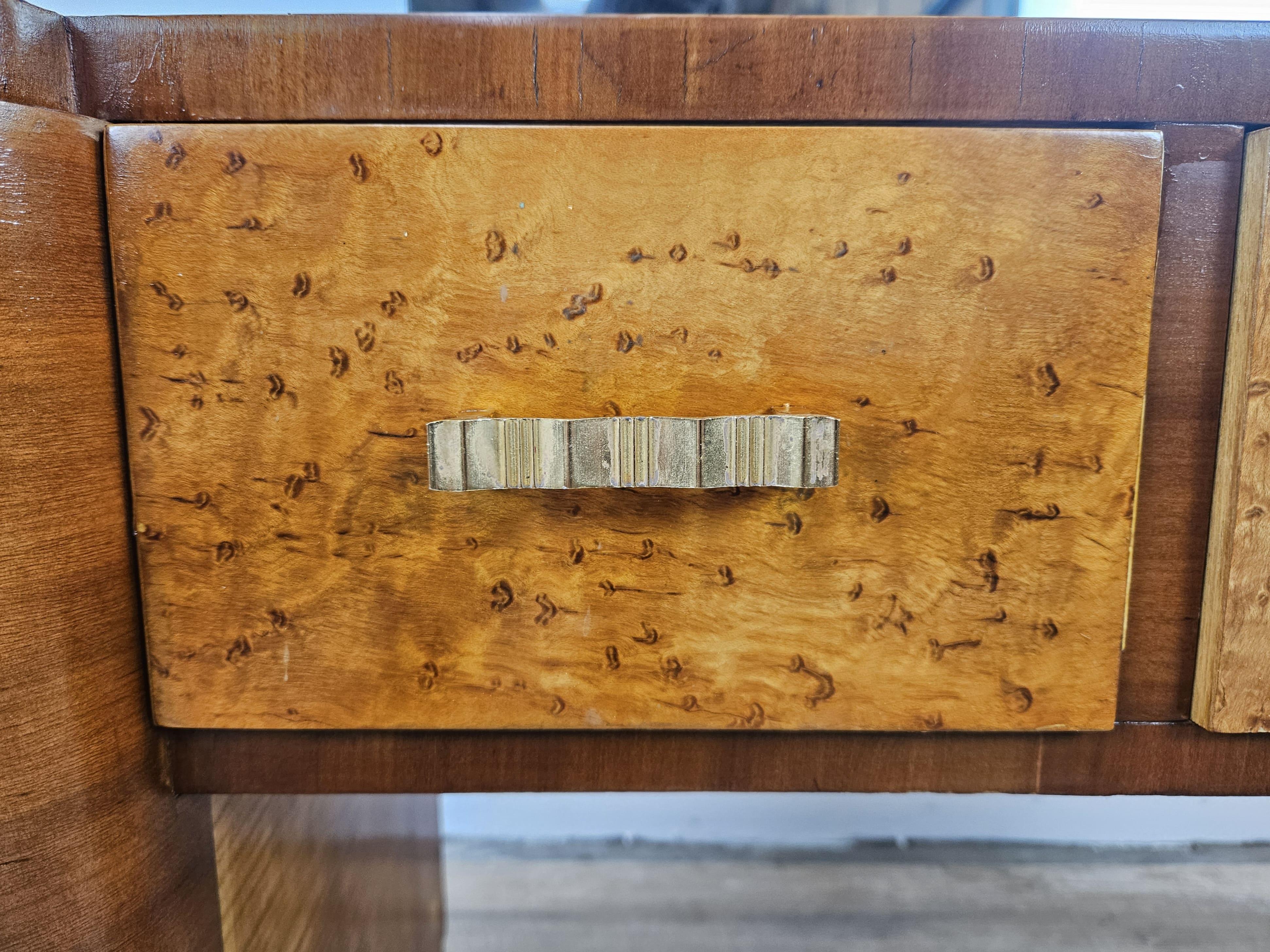 Coiffeuse Art Déco en loupe de tuja avec grand miroir et tiroirs 1940 en vente 6