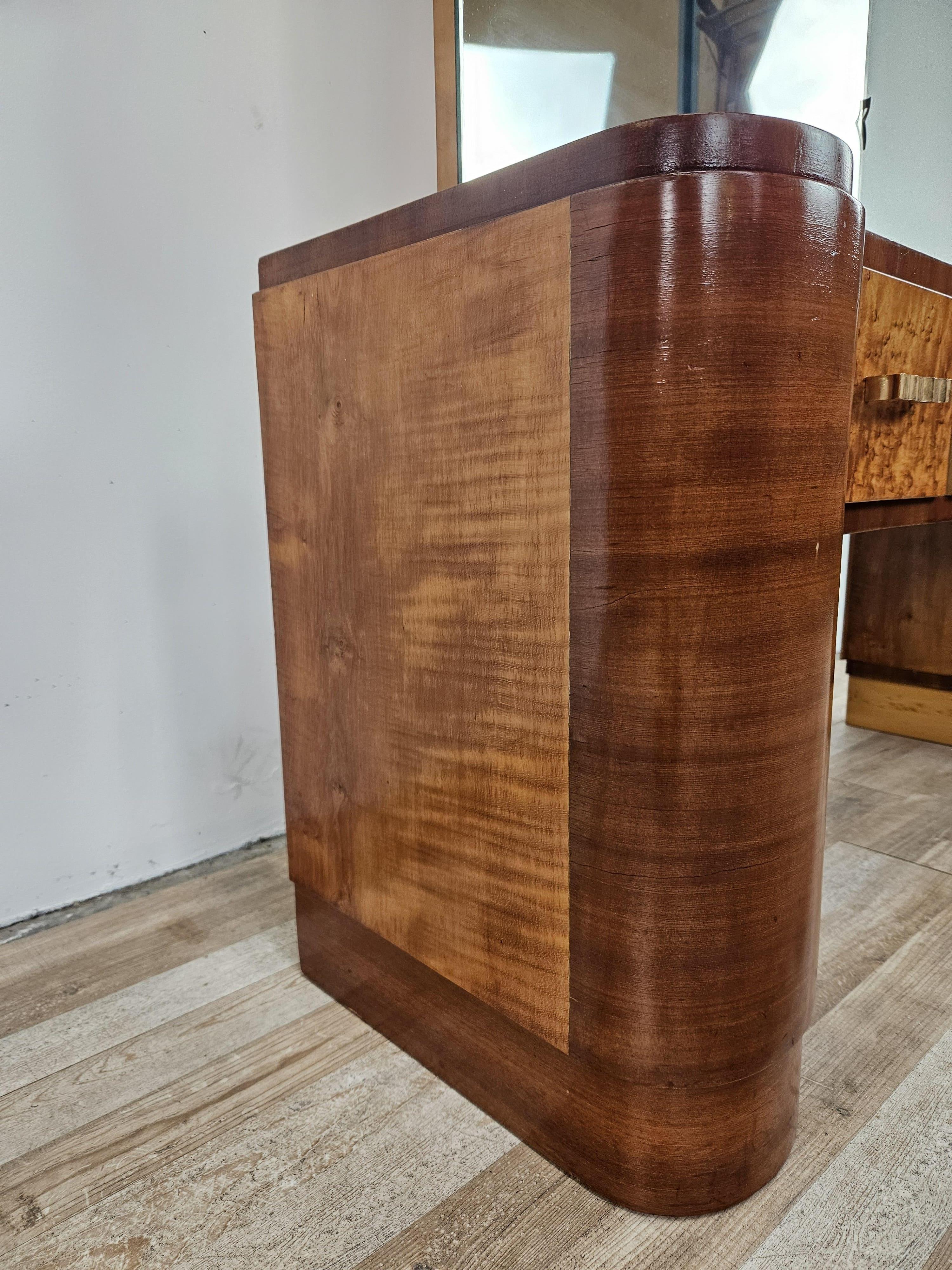 Coiffeuse Art Déco en loupe de tuja avec grand miroir et tiroirs 1940 en vente 8