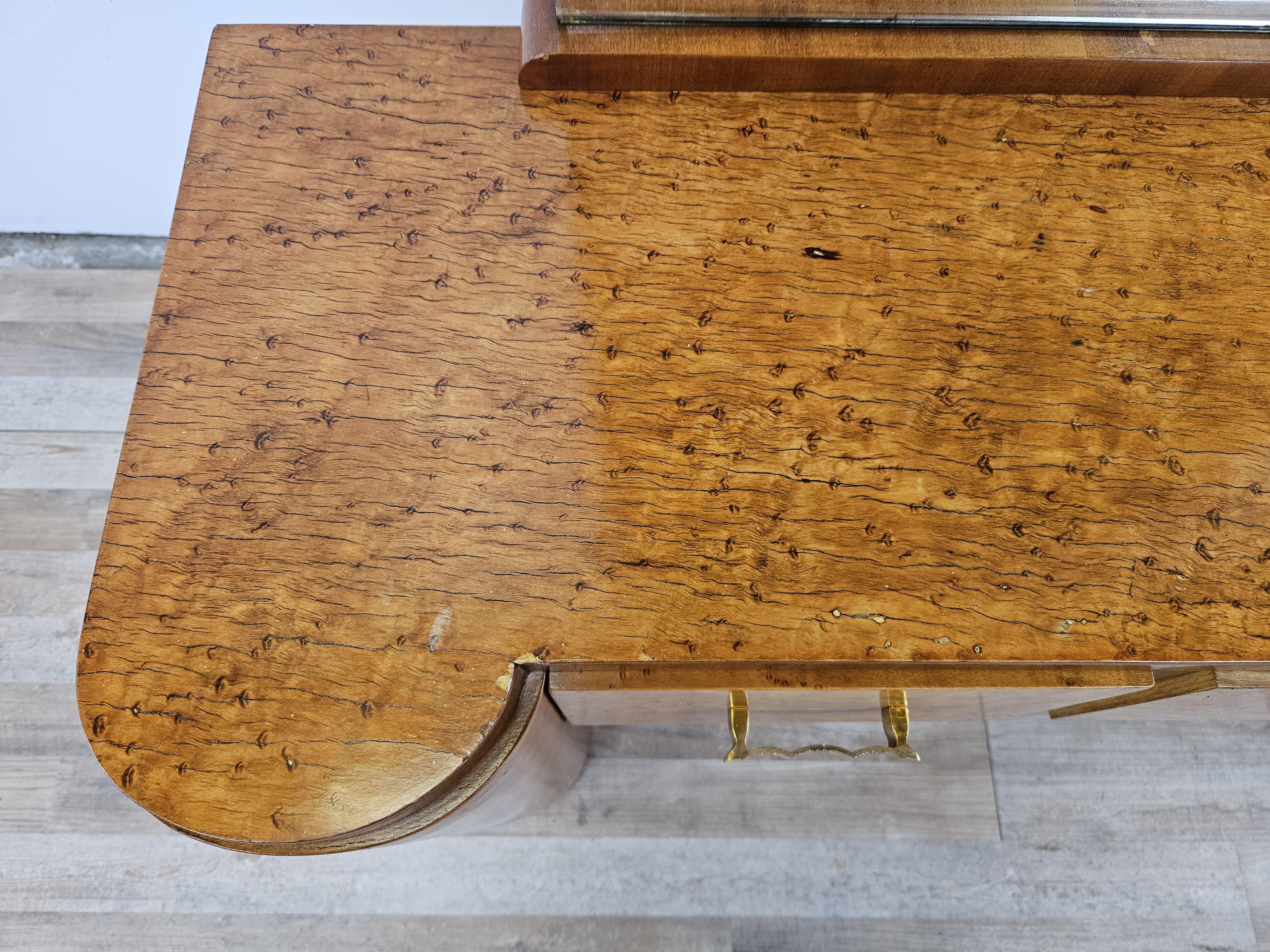 Coiffeuse Art Déco en loupe de tuja avec grand miroir et tiroirs 1940 en vente 1