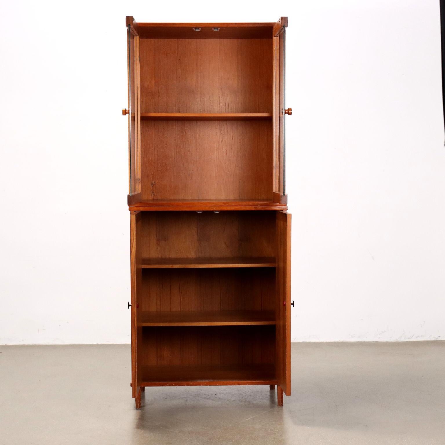 Teakholz-Vitrinenschrank 1960er Jahre (Italian) im Angebot