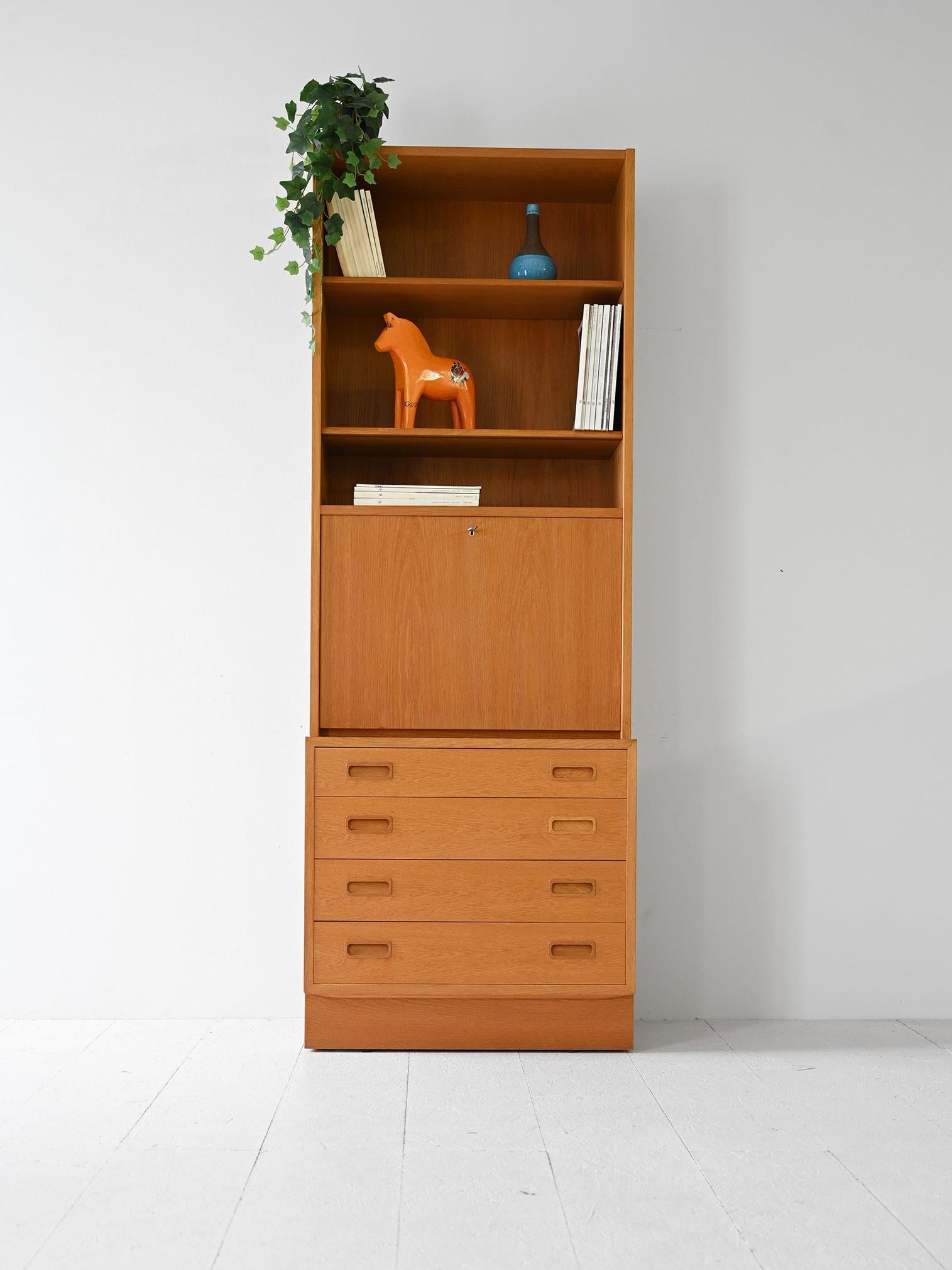 Scandinavo moderno Mobile vintage con cassetti e scrittoio in vendita