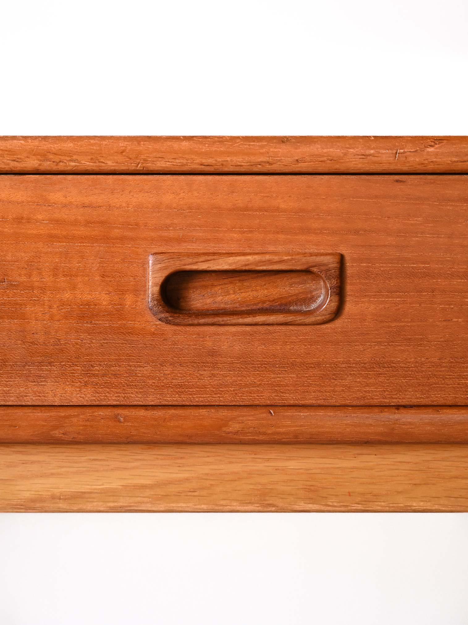 Vintage-Dielenschrank (Mitte des 20. Jahrhunderts)