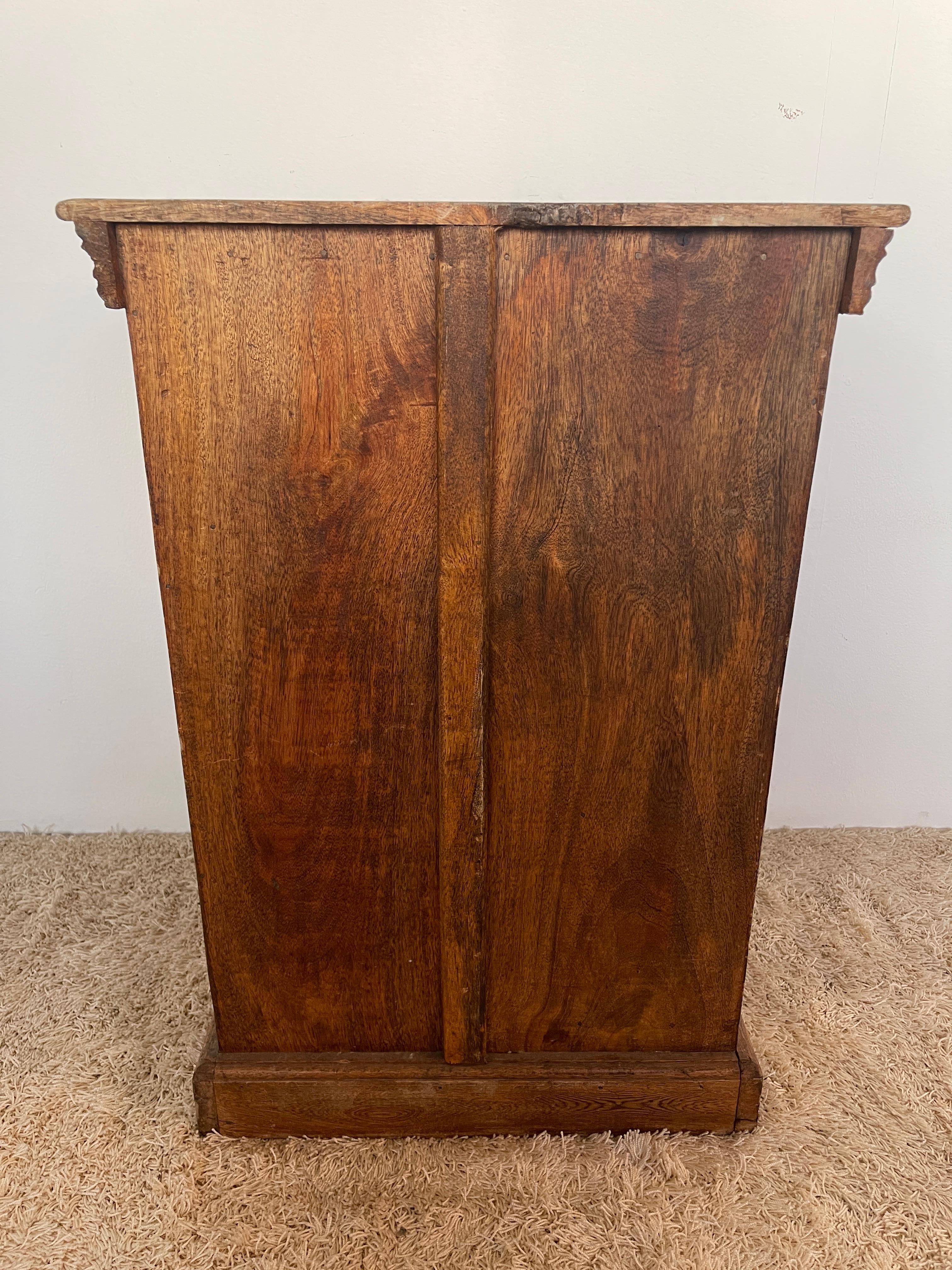 Antique nightstand cabinet painted italy 1950s For Sale 5