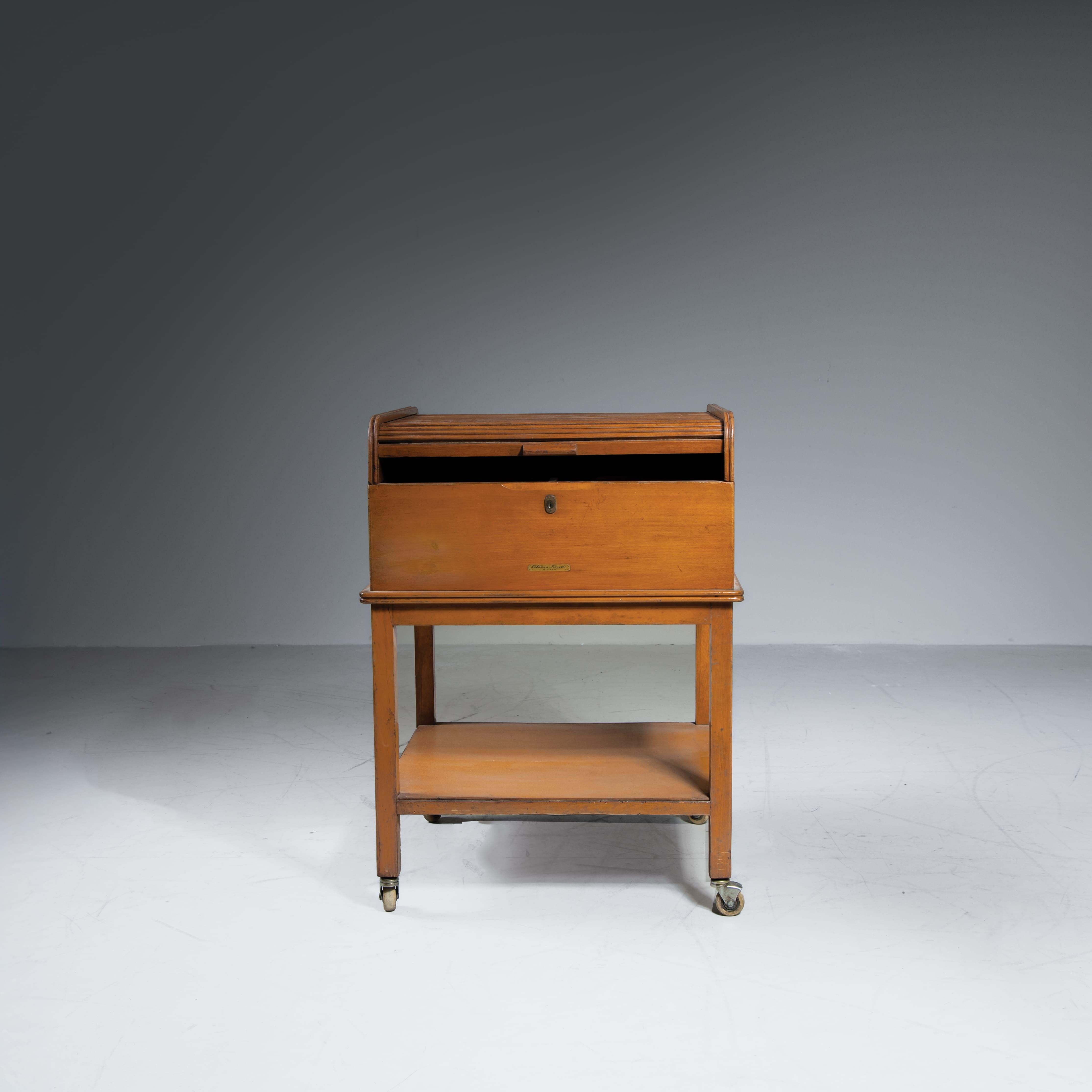 Italian Mobiletto contenitore con serrandina, 1960 en vente