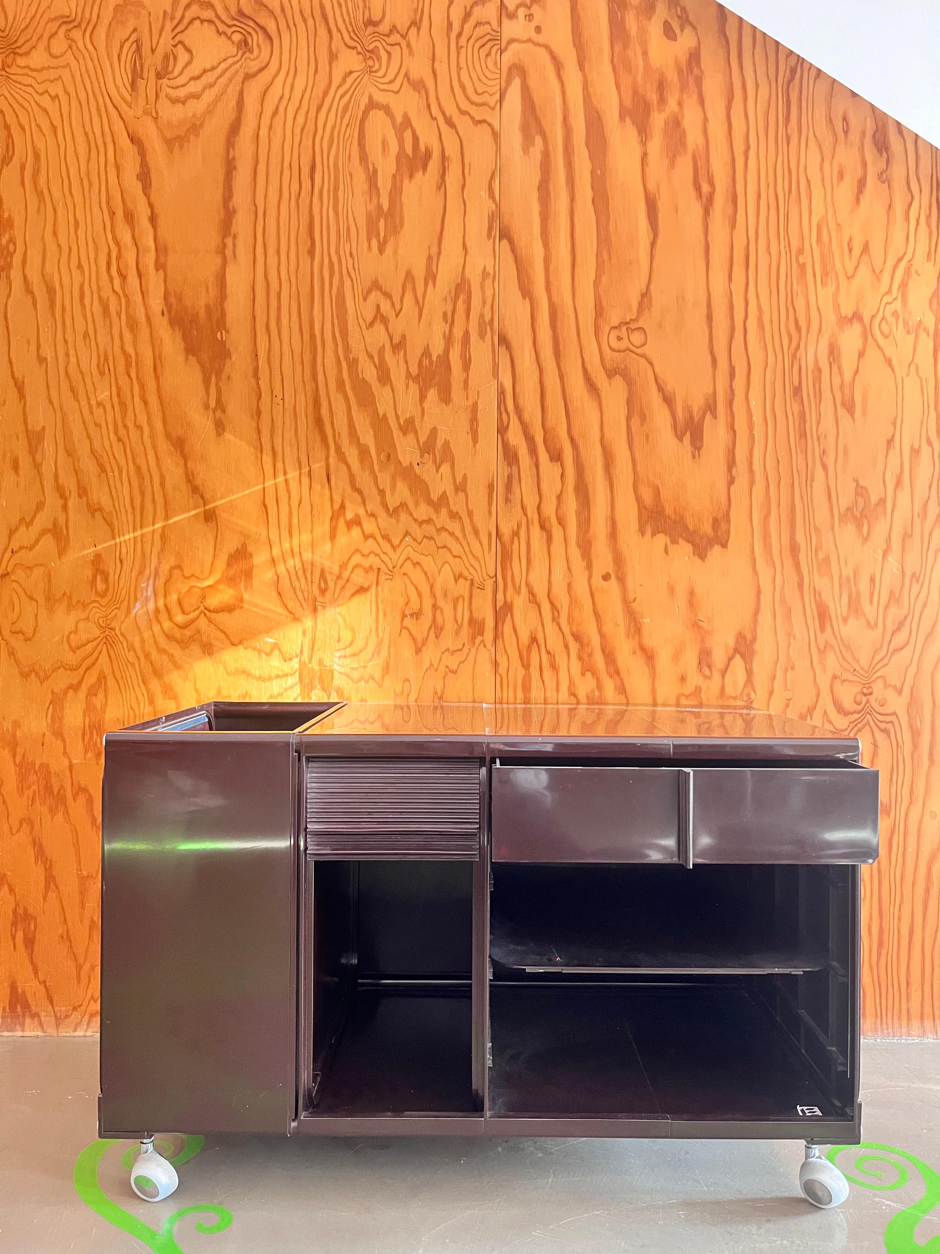 Meuble de rangement en plastique marron Elco, années 1970 État moyen - En vente à Milano, IT