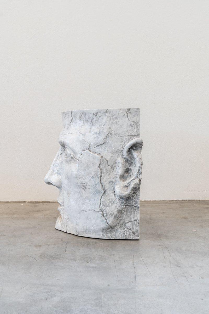 Mueble escultural de mármol de Carrara en Excelente estado para la venta en Manzano, IT