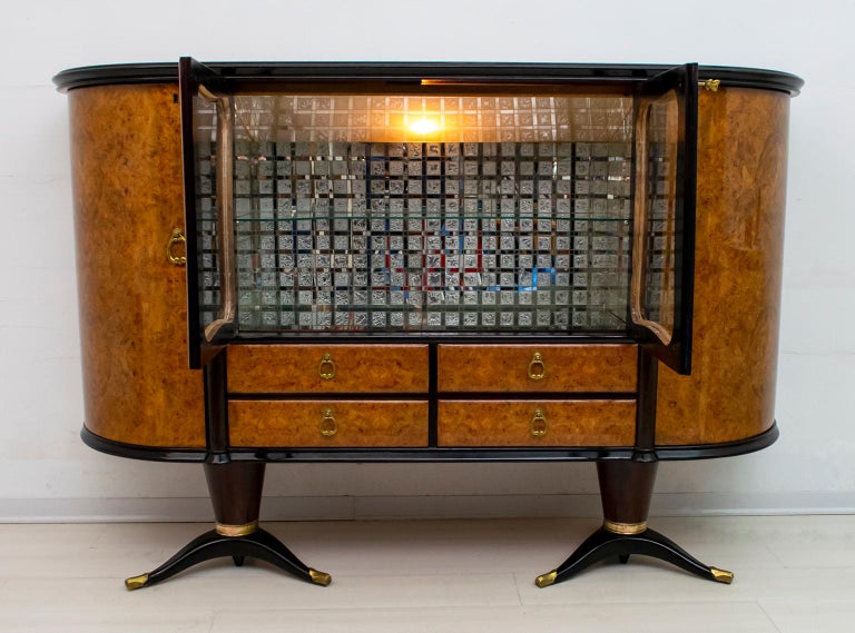 Paolo Buffa Mid-Century Modern Italian Mahogany and Walnut Bar Cabinet, 1950s For Sale 3