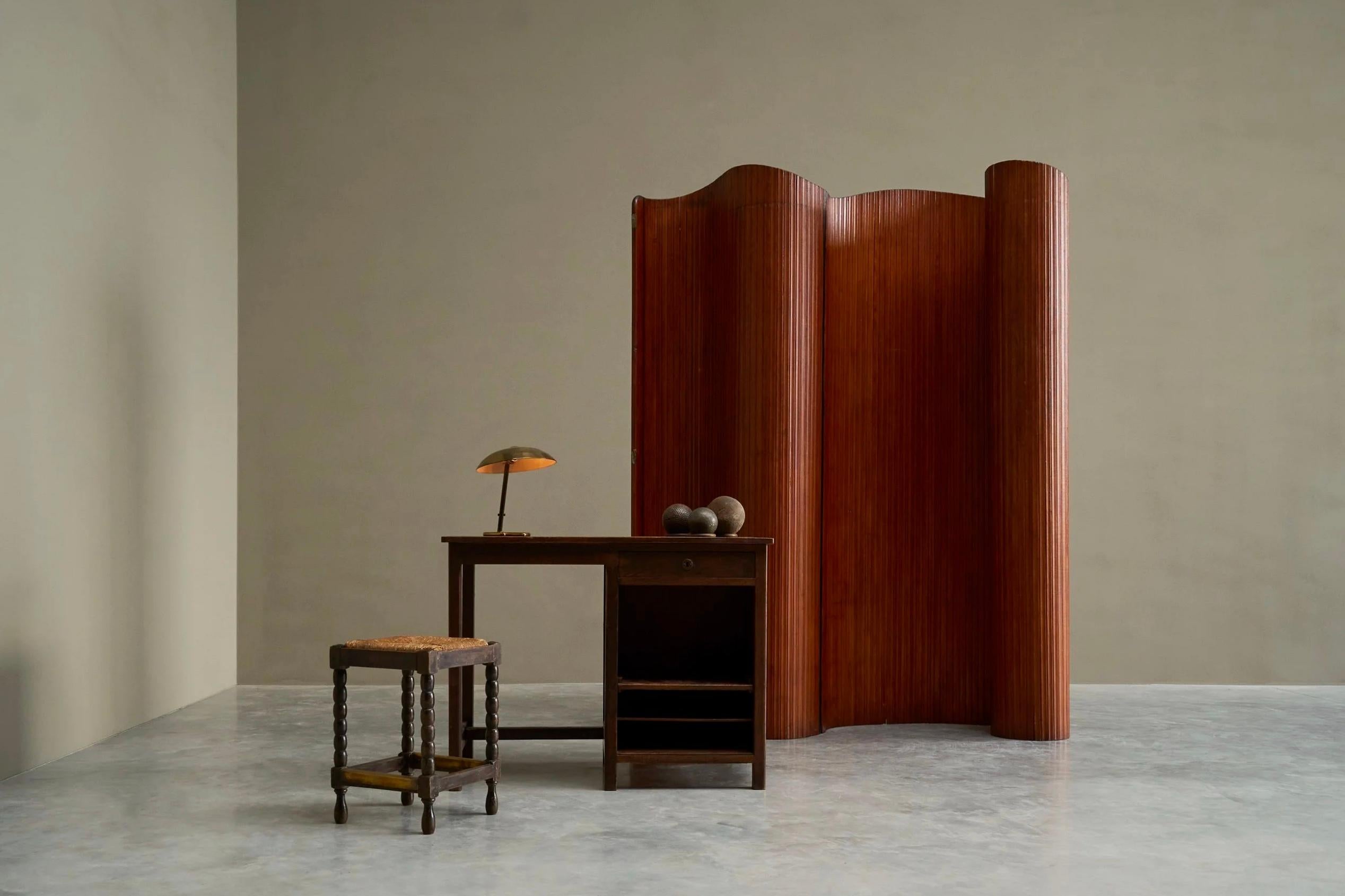 Art Déco Mobilier AVEA Scrivania in Oak massiccio Belgio anni '30 in vendita