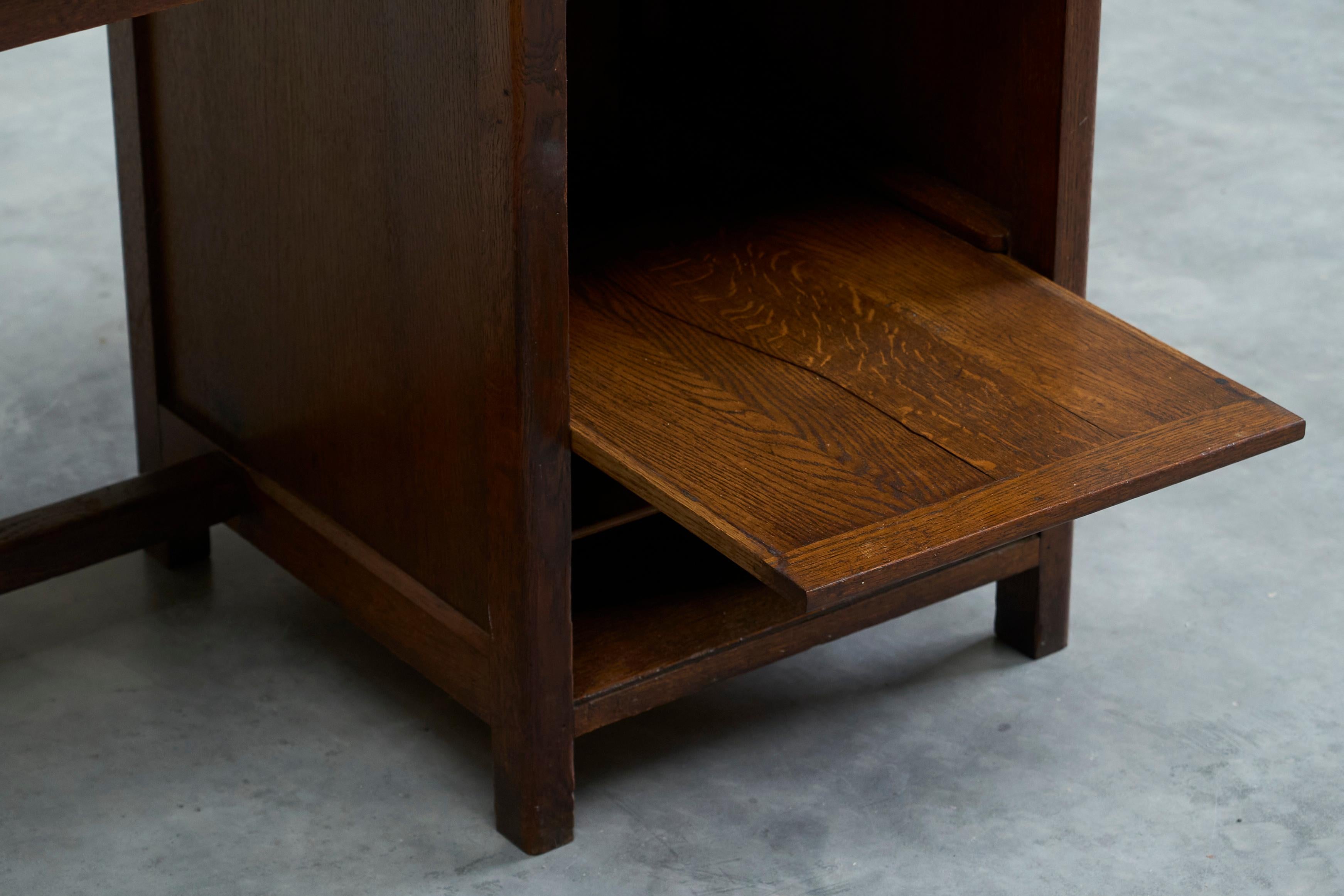 Mobilier AVEA Scrivania in Oak massiccio Belgio anni '30 in vendita 1