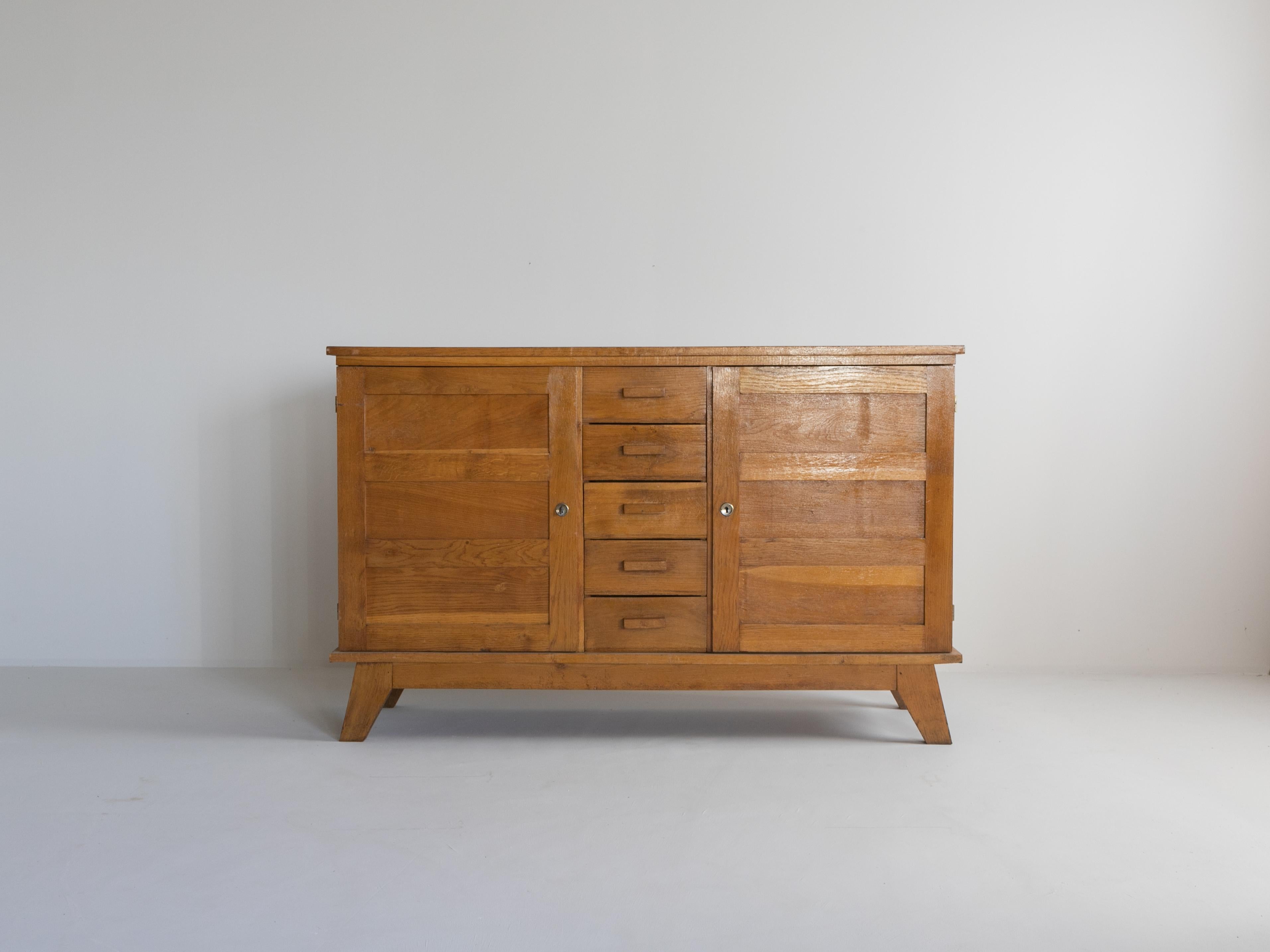 Mobilier d'urgence type v.150 by Rene Gabriel

The 'Mobilier d'urgence type v.150' is a cabinet designed by French designer René Gabriel, part of a series of emergency furniture created as part of the reconstruction programme for the WWII-affected