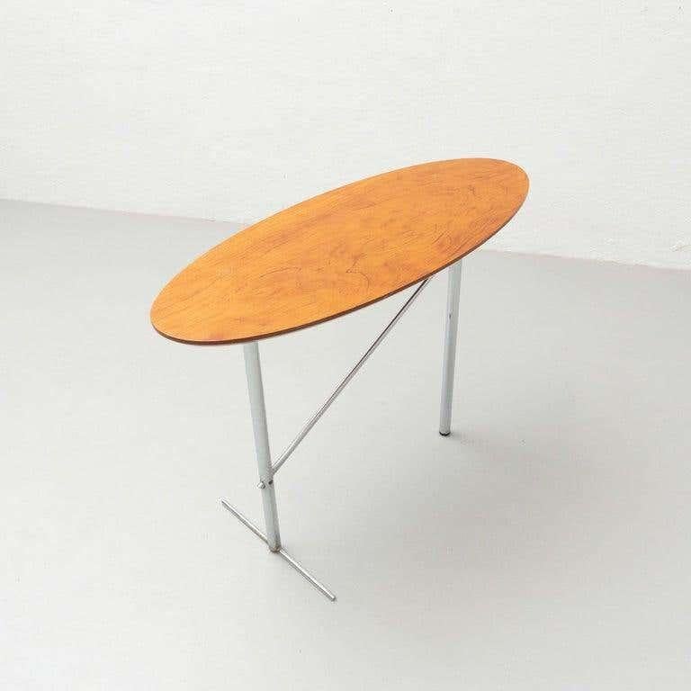 Mobles 114 Wood and Metal Side Table, circa 1980 For Sale 4