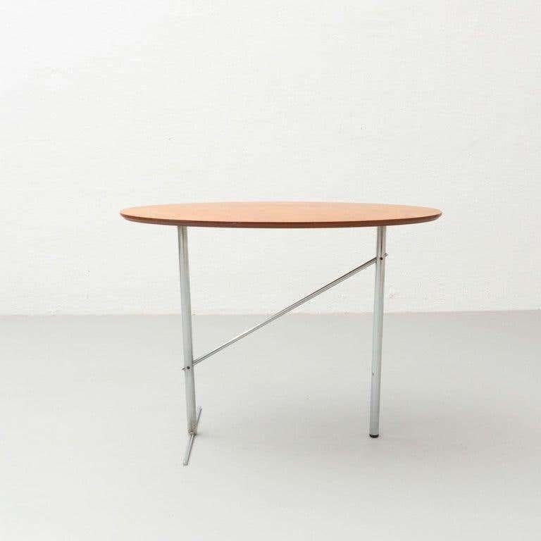 Mobles 114 Wood and Metal Side Table, circa 1980 For Sale 2