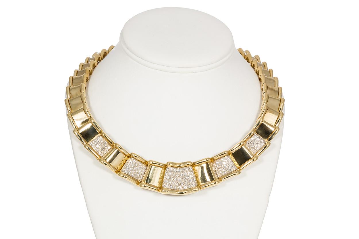 Round Cut Moboco 18 Karat Yellow Gold and Diamond Ribbon Jewelry Set