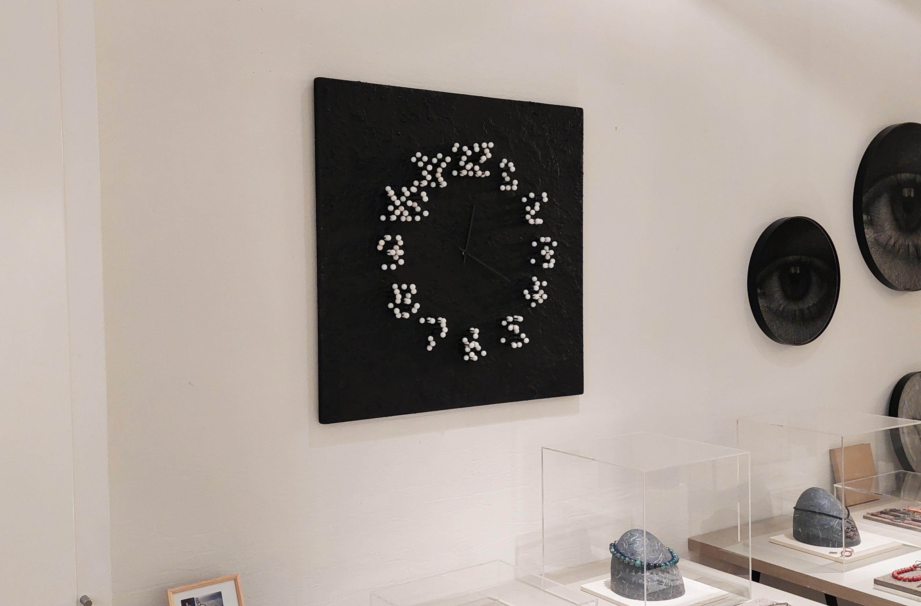 XXIe siècle et contemporain Horloge muraleillusionniste Moonwalk de Mocap en vente