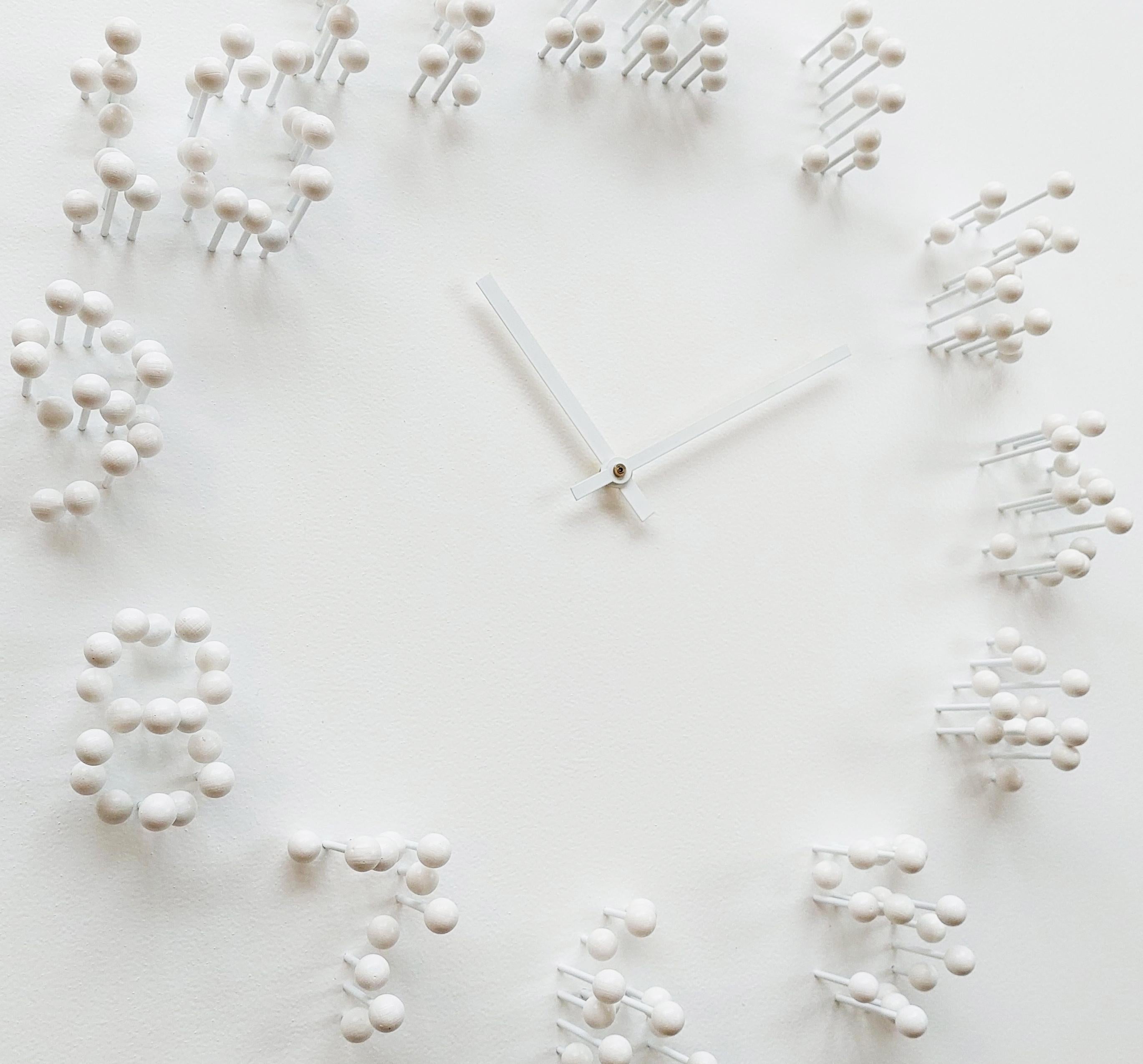 Néerlandais Horloge murale Mocap « blanc/blanc » illusionniste en vente