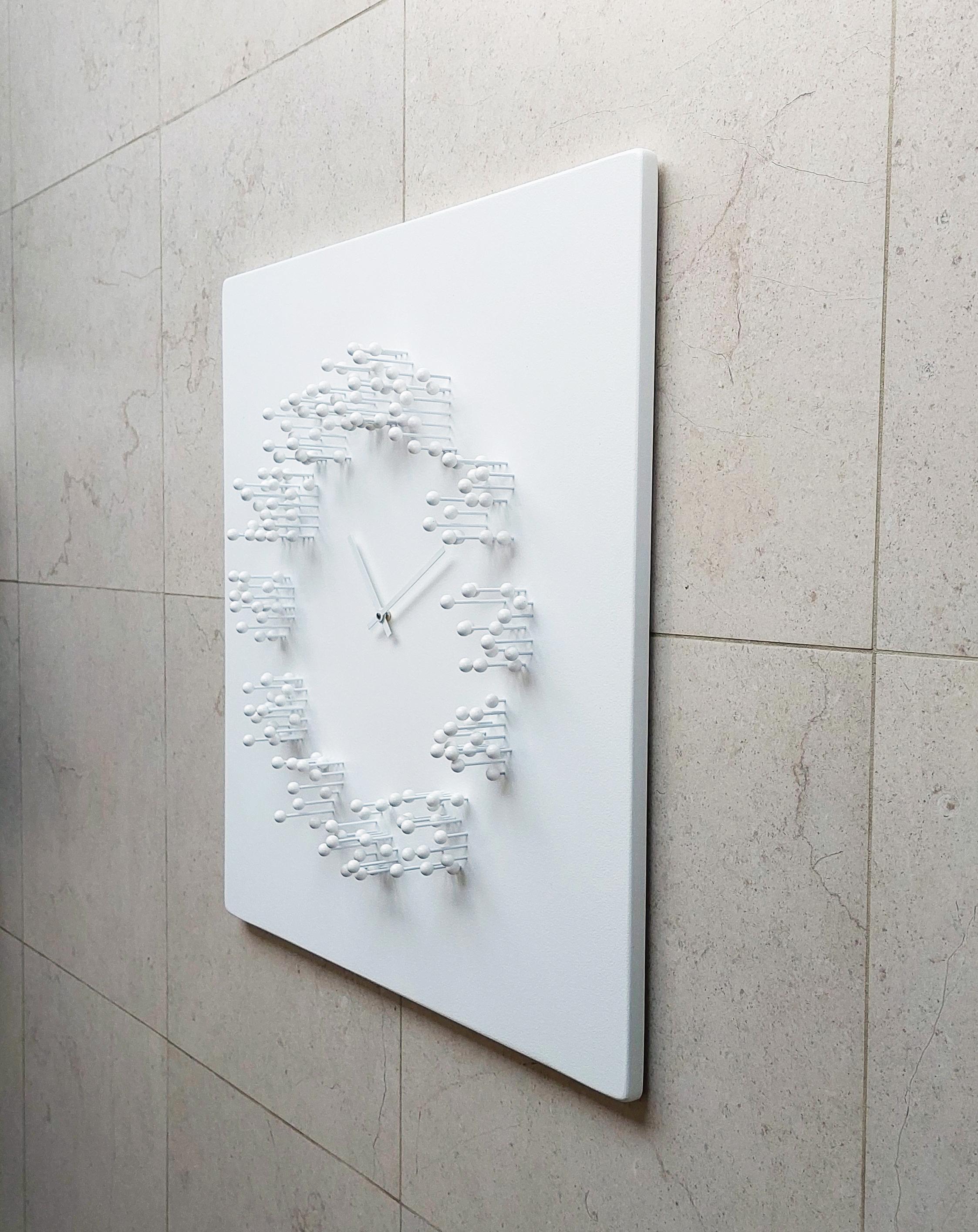 XXIe siècle et contemporain Horloge murale Mocap « blanc/blanc » illusionniste en vente