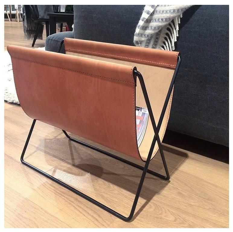 Contemporary Mocca Leather and Black Steel Maggiz Magazine Rack by OxDenmarq