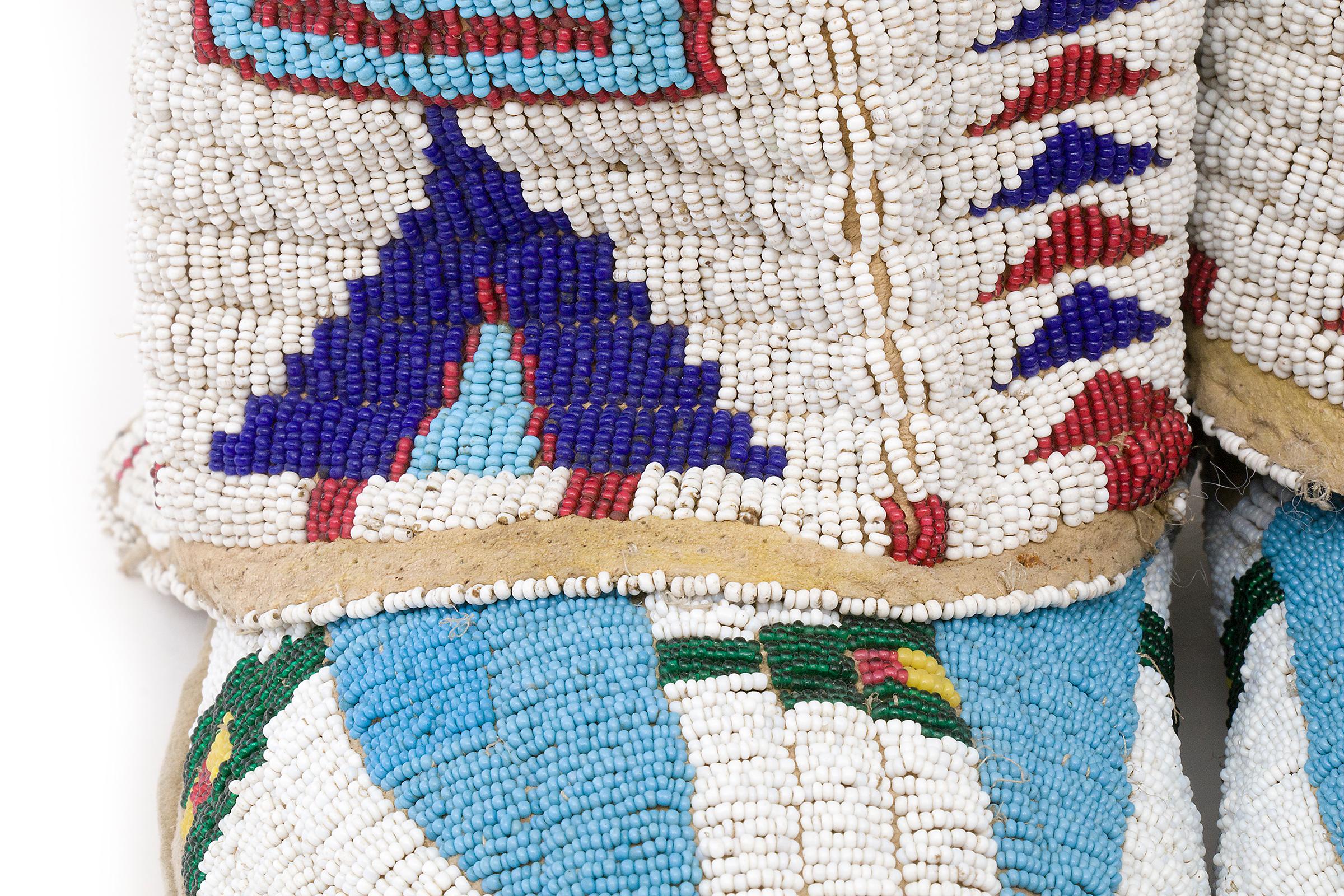 20th Century Moccasins and Leggings, Sioux 'Plains', circa 1910, Native American Beadwork