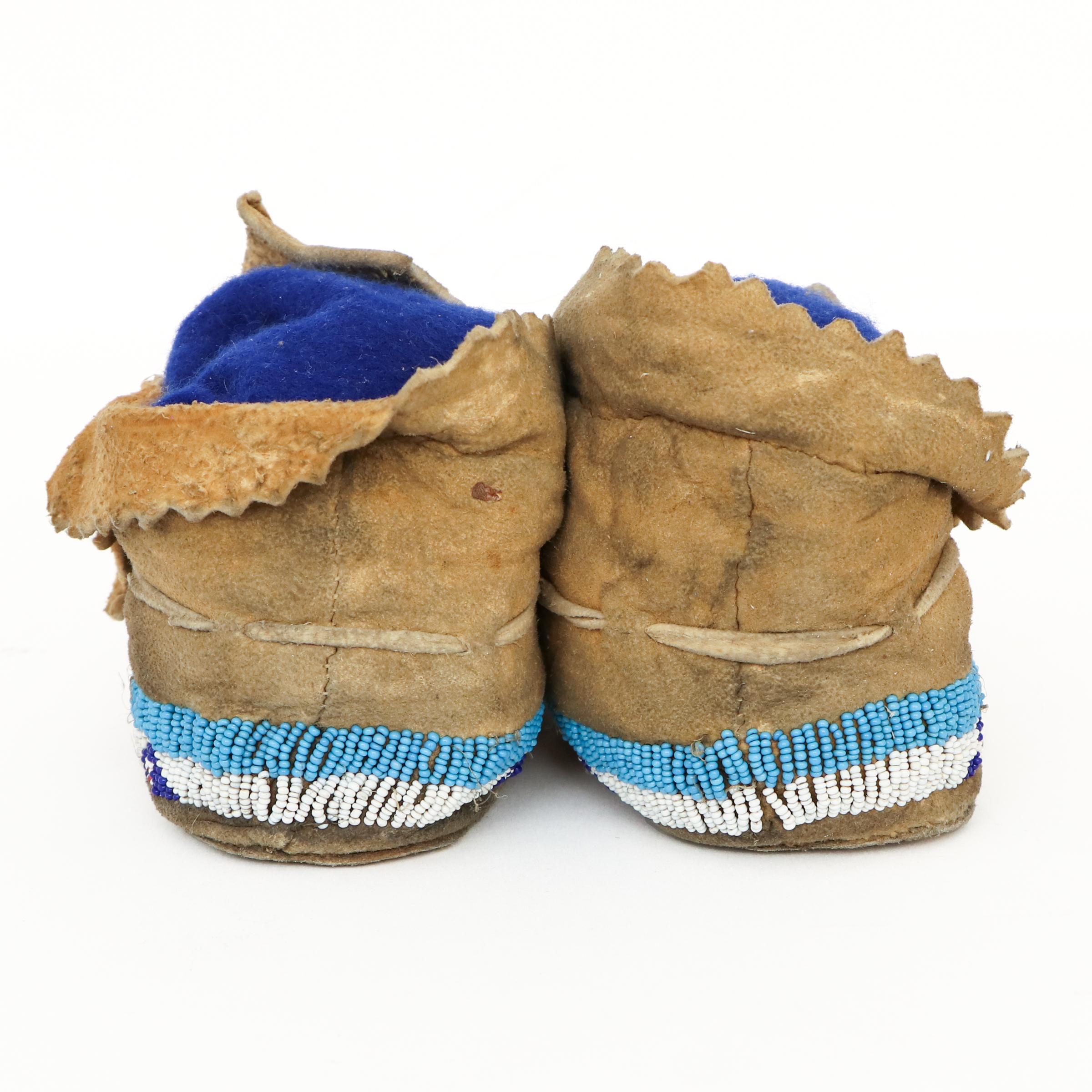 Circa 1880 Southern Cheyenne Beaded Moccasins, Native American, Hide In Good Condition For Sale In Denver, CO