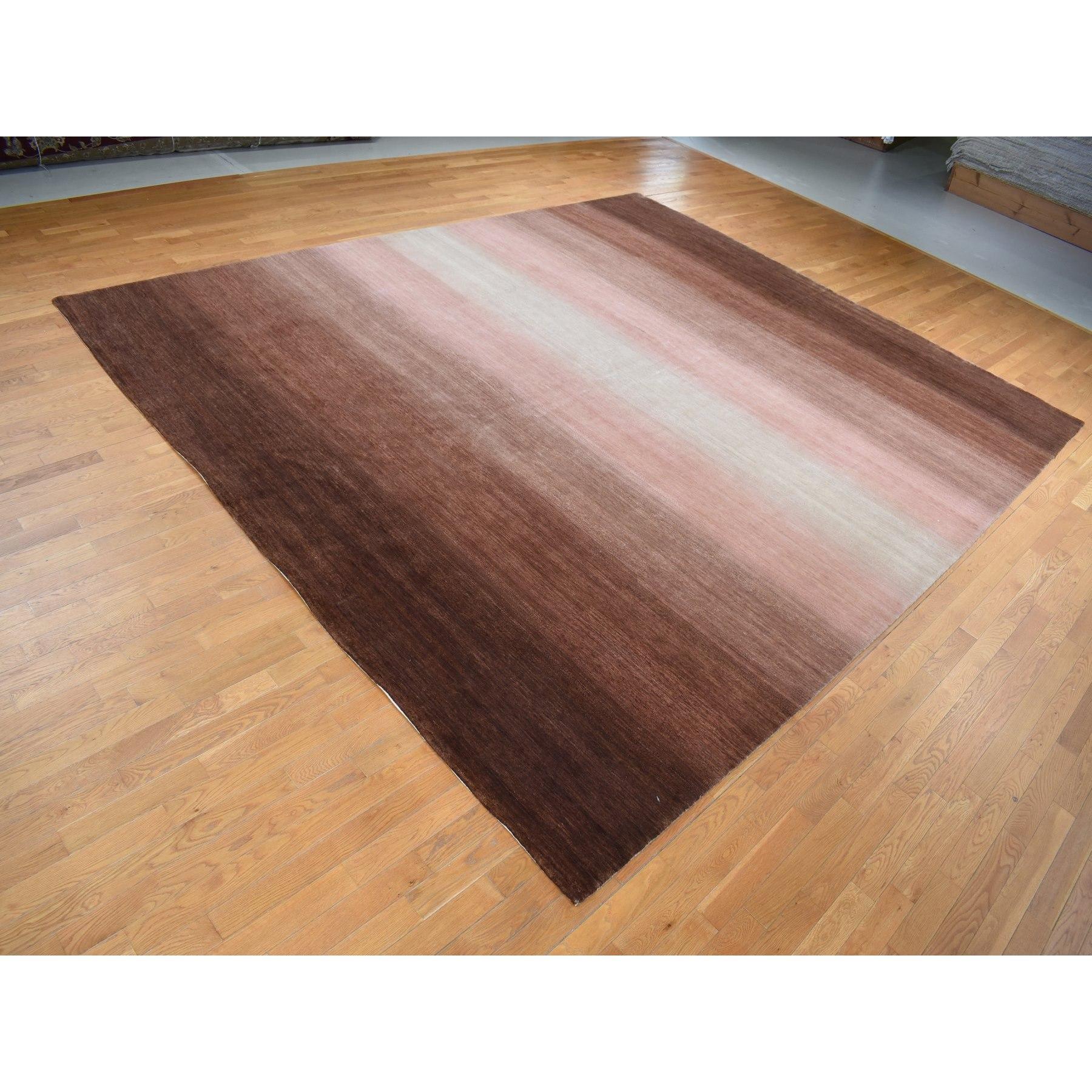 Moderne Tapis oriental Gabbeh moderne en pure laine nouée à la main Mocha Brown Rainbow Design en vente