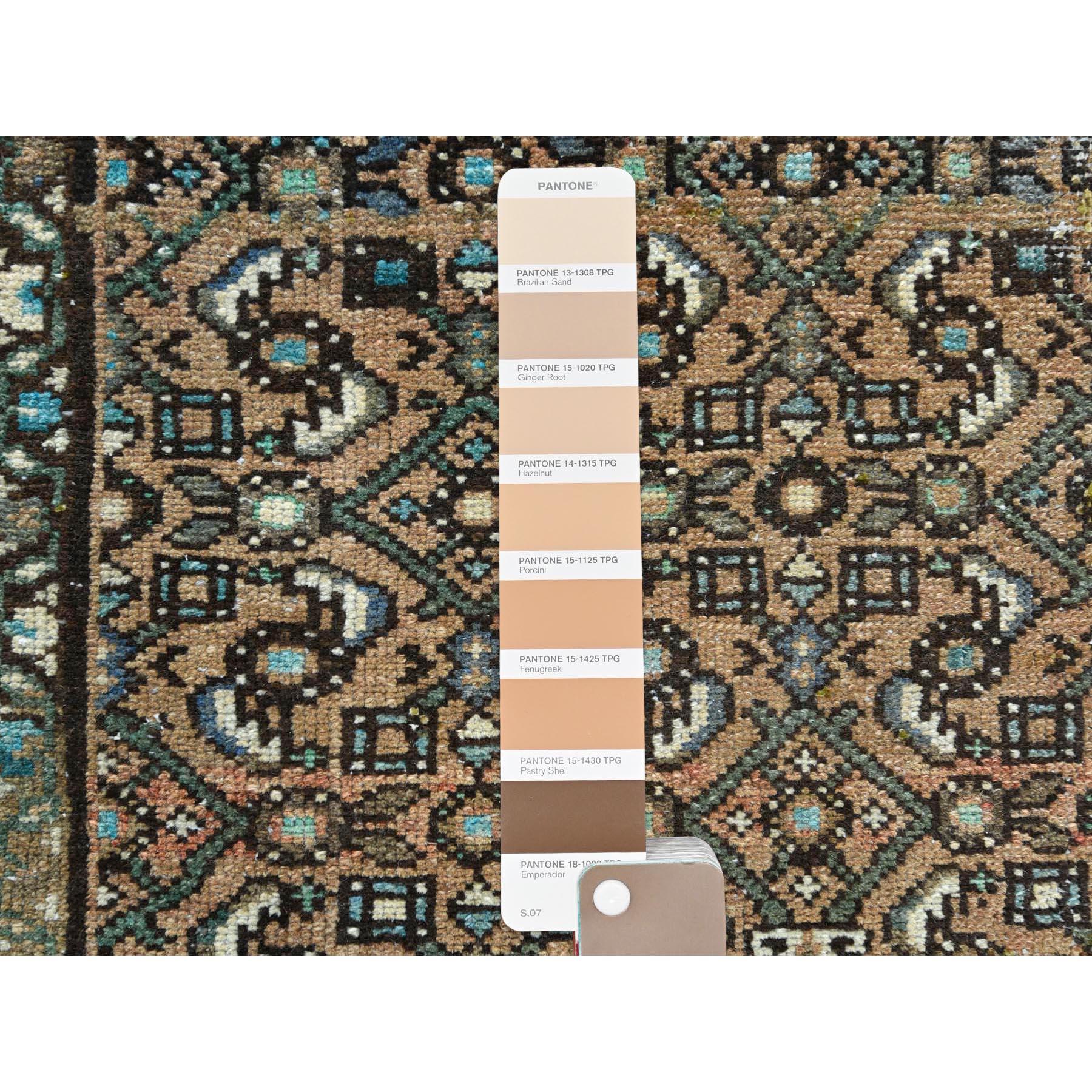 Mocha Braun, Vintage Persischer Hamadan, Abrash, handgeknüpfter Wollteppich im Used-Look (Handgeknüpft) im Angebot