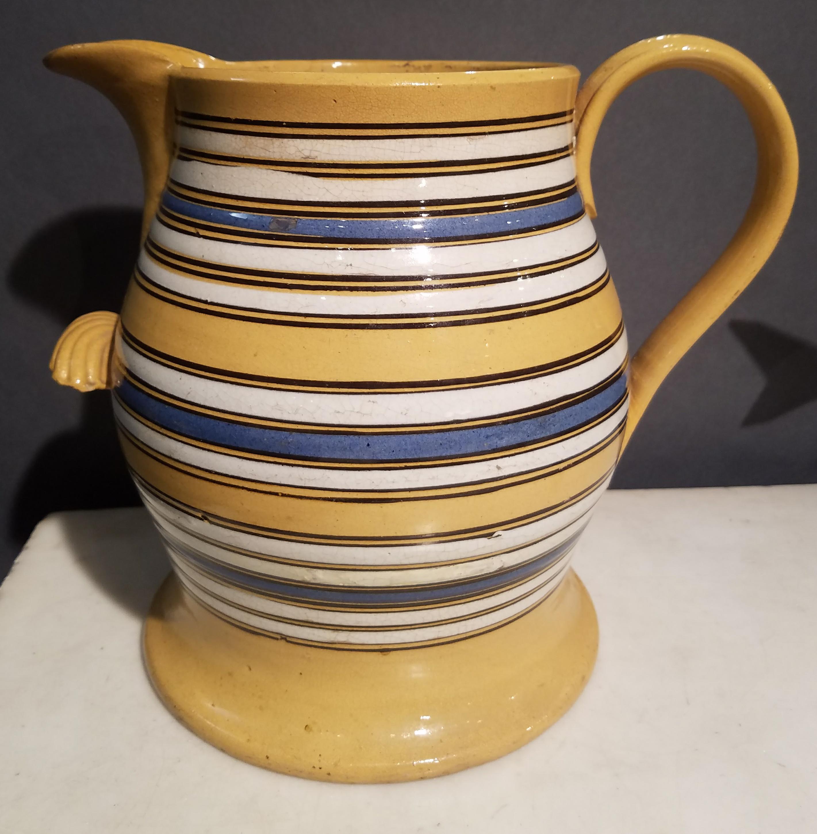 Début de l'époque victorienne Grand pichet jaune à bandes multiples Mocha en vente