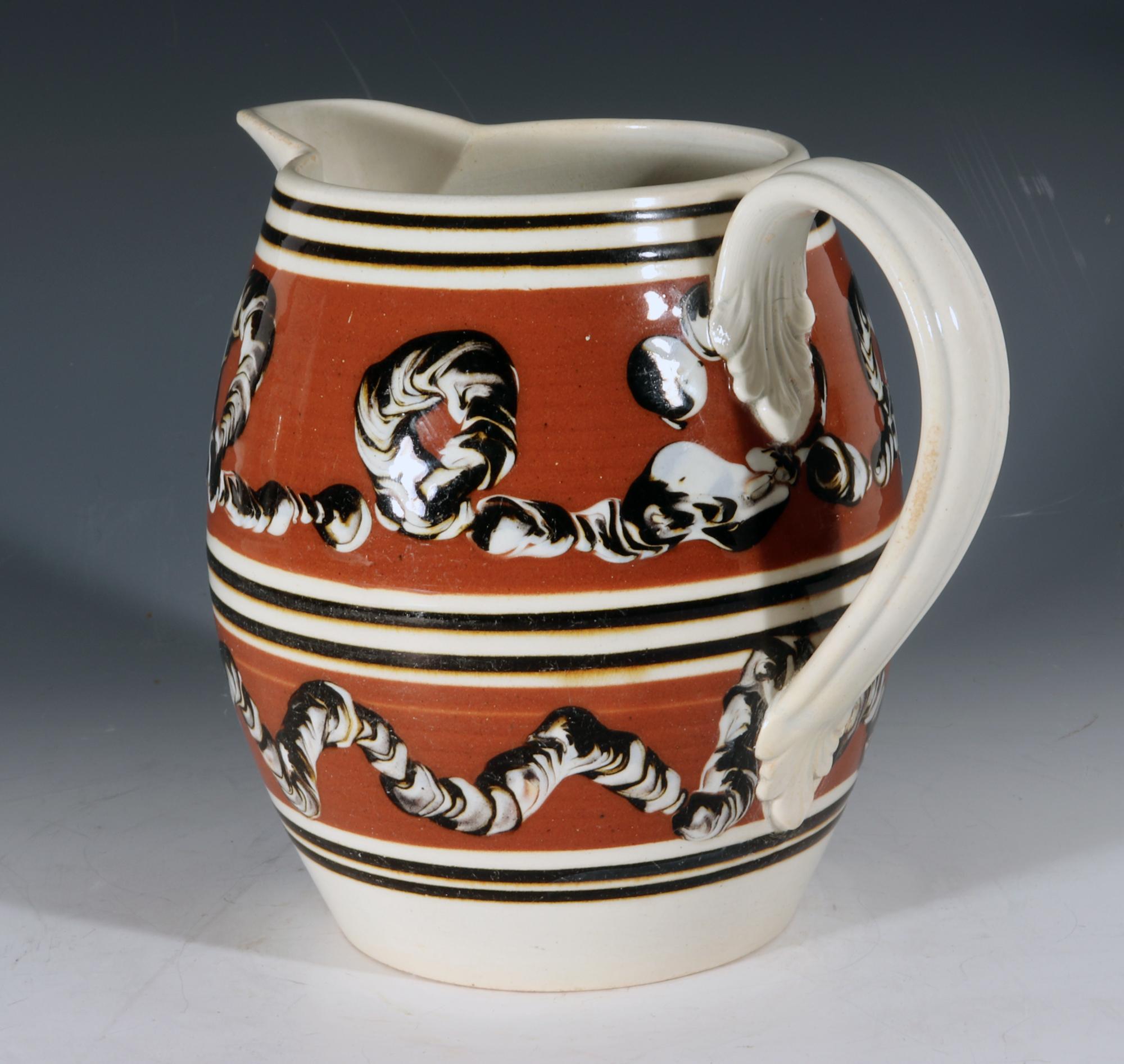 XIXe siècle Pichet en poterie moka avec motifs de vers de terre en vente