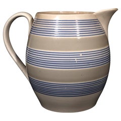 Jarra grande de cerámica con bandas, decorada con engobe moka, circa 1810-20