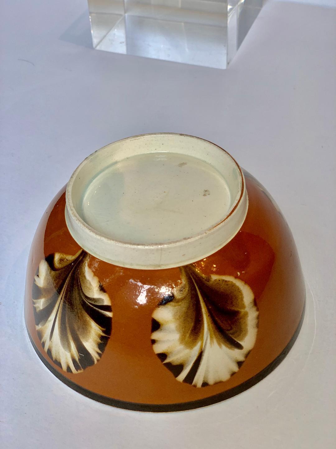 Earthenware Mochaware Bowl with Dipped Fan Decoration Made in England, circa 1800