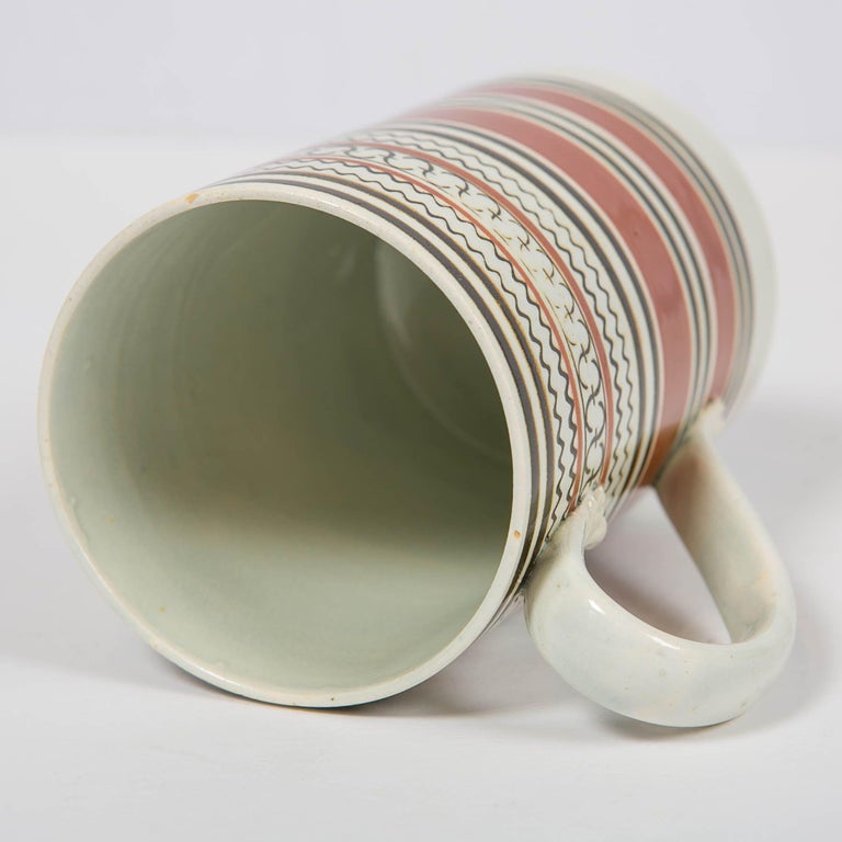 Mochaware Mug Banded with Brown Slip Made in England, circa 1815 In Excellent Condition For Sale In Katonah, NY