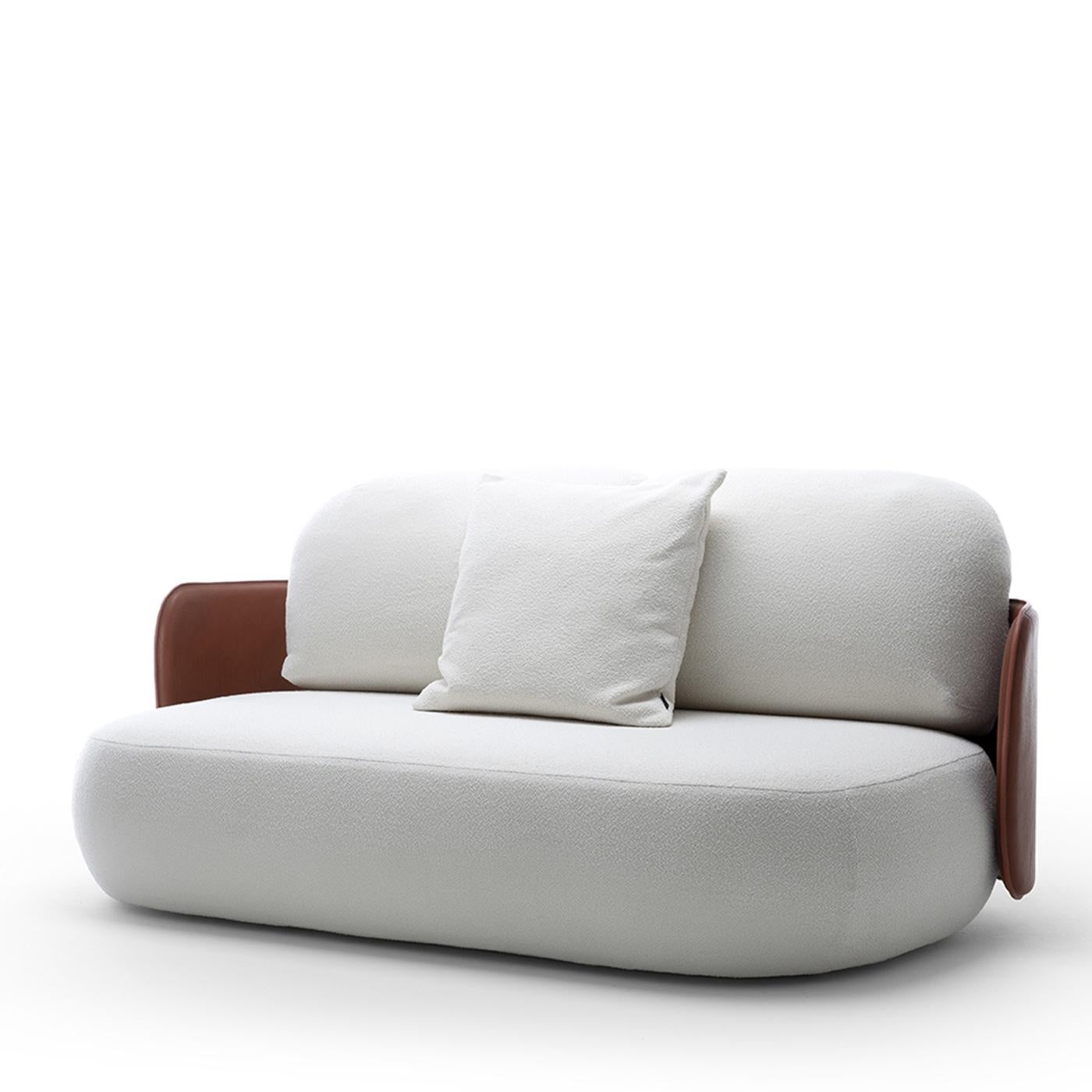 Italiano Divano da esterno Mochi Saddle in pelle e tessuto bianco di Studiopepe in vendita