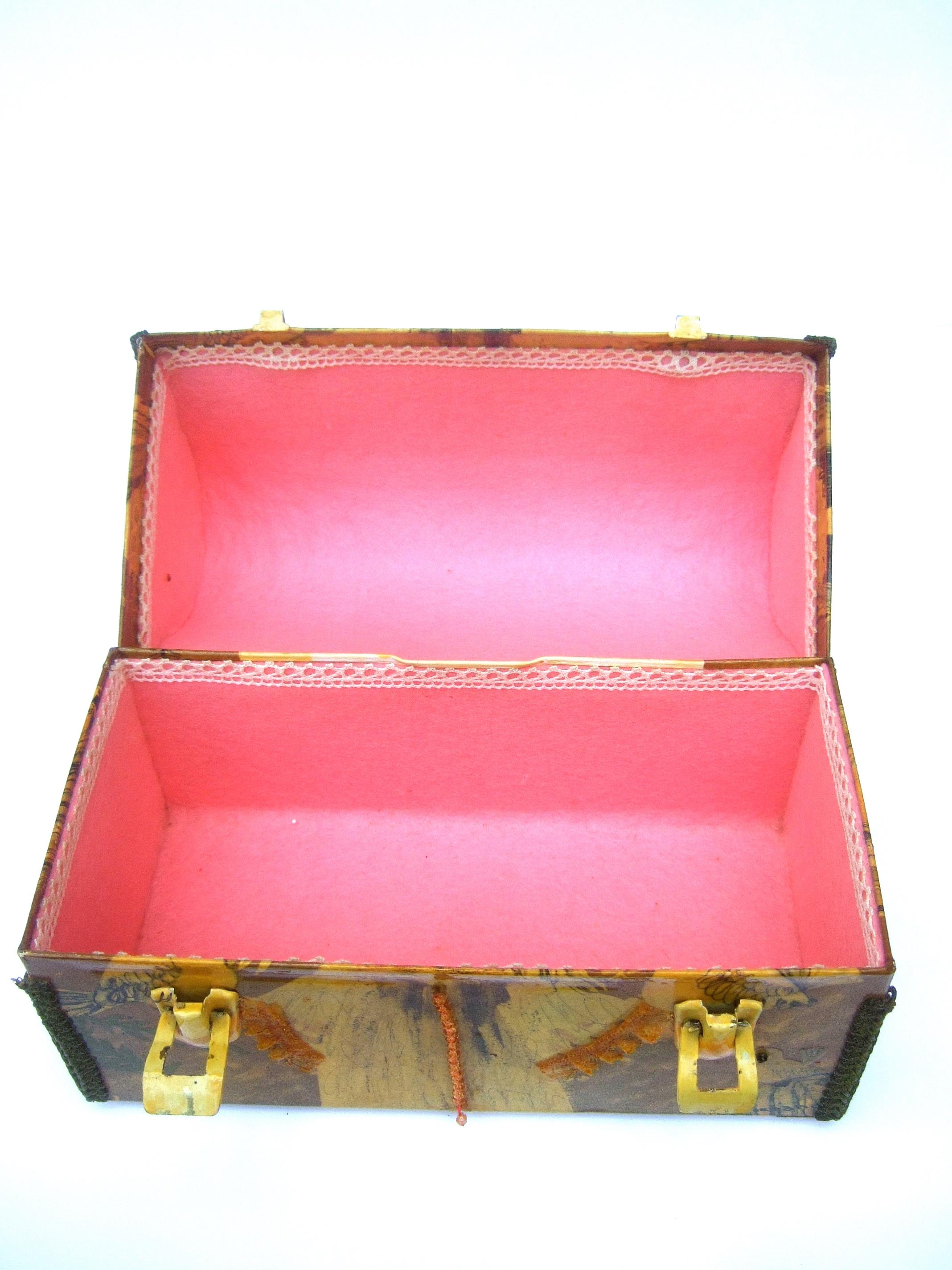 Mod 1960s Decoupage Artisan Lunch Box Purse 11