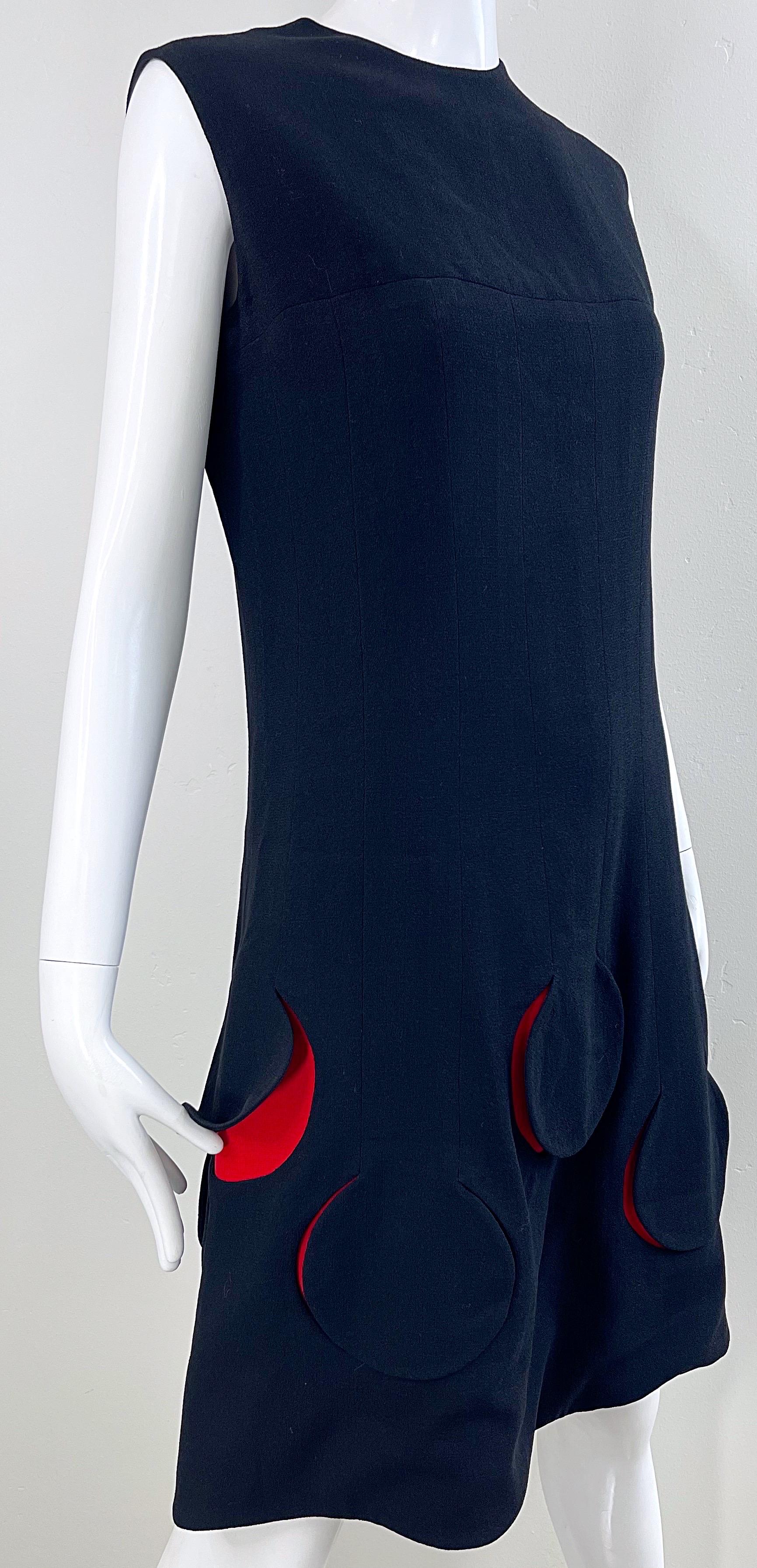 Mod 1960s Pierre Cardin Space A Age Noir Rouge Vintage 60s Shift Dress en vente 1