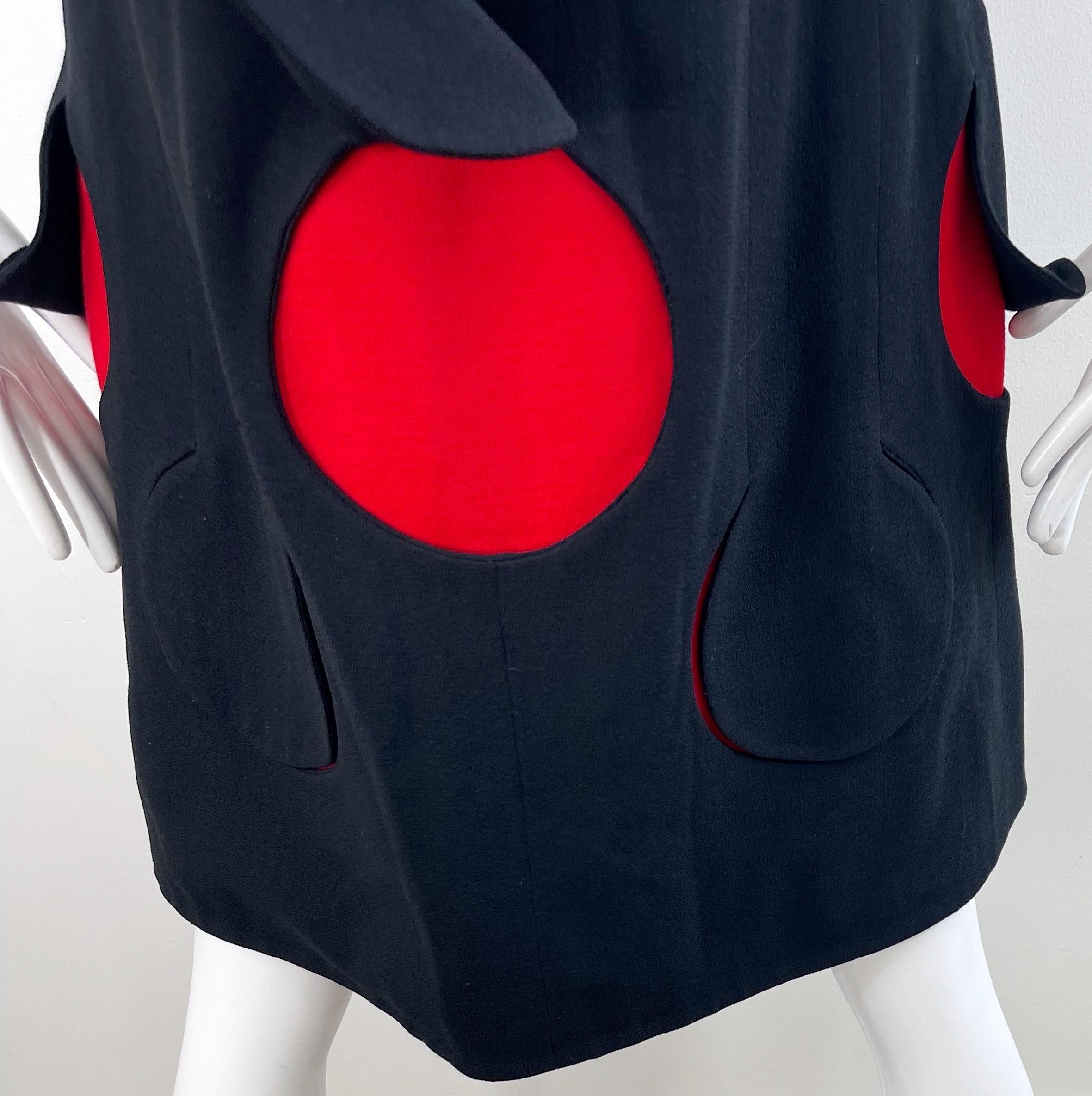 Mod 1960s Pierre Cardin Space A Age Noir Rouge Vintage 60s Shift Dress en vente 3