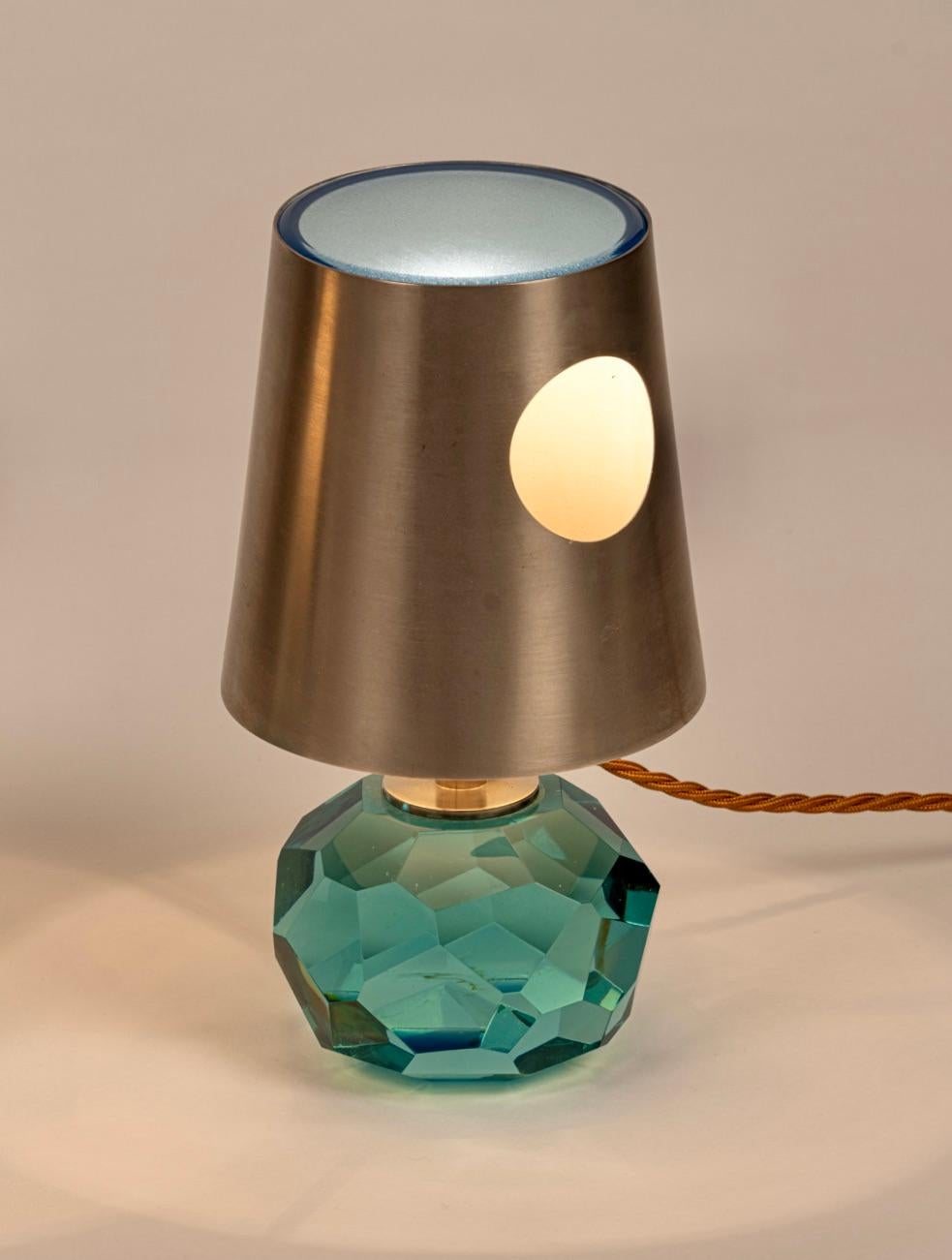Mid-Century moderno Mod. 2228 Lampade da tavolo in vetro sfaccettato di Max Ingrand per Fontana Arte, Italia
