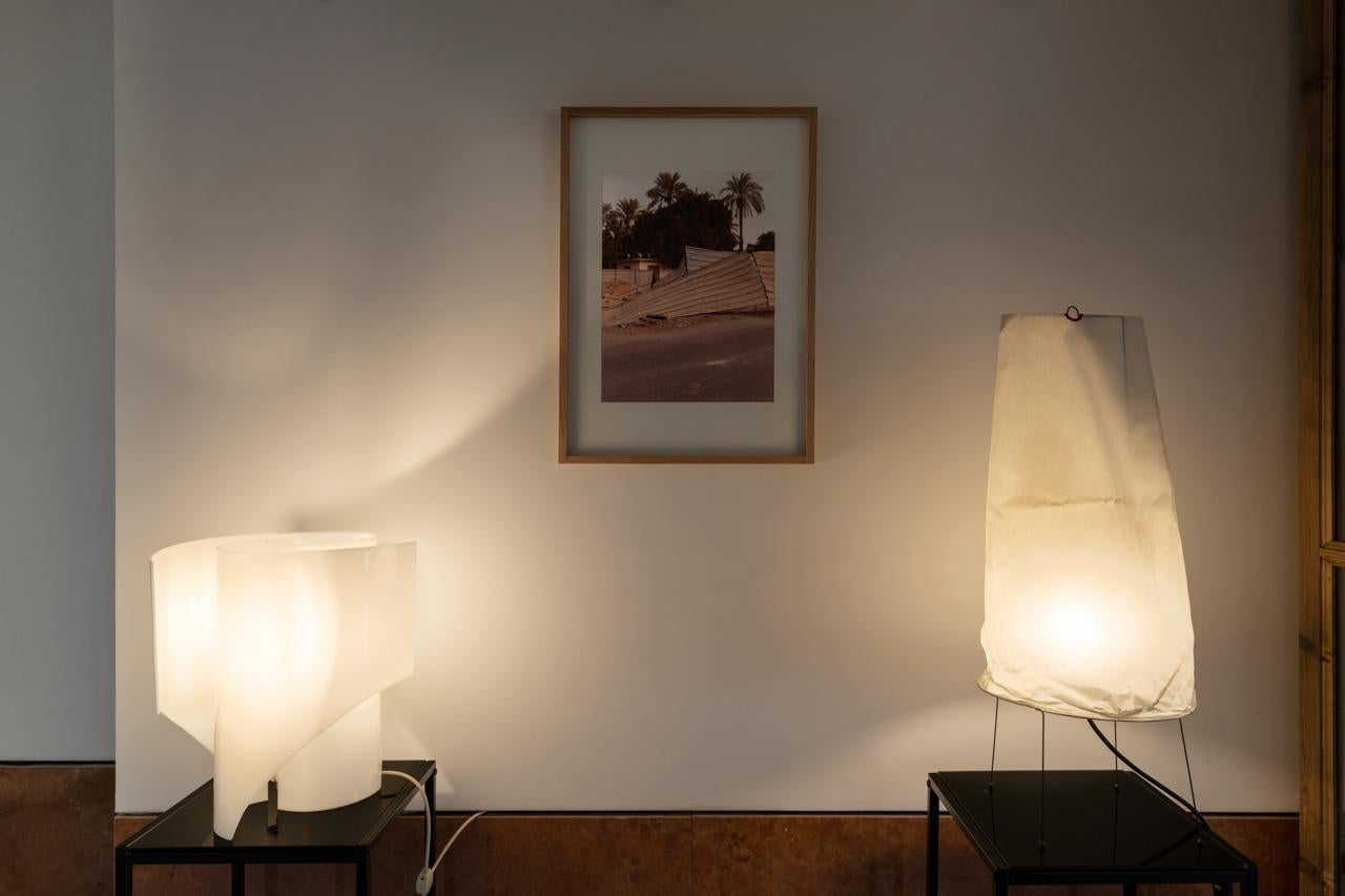 Métal Lampe de bureau vintage en papier dépoli Mod. 2P d'Isamu Noguchi pour Akari Associates  en vente