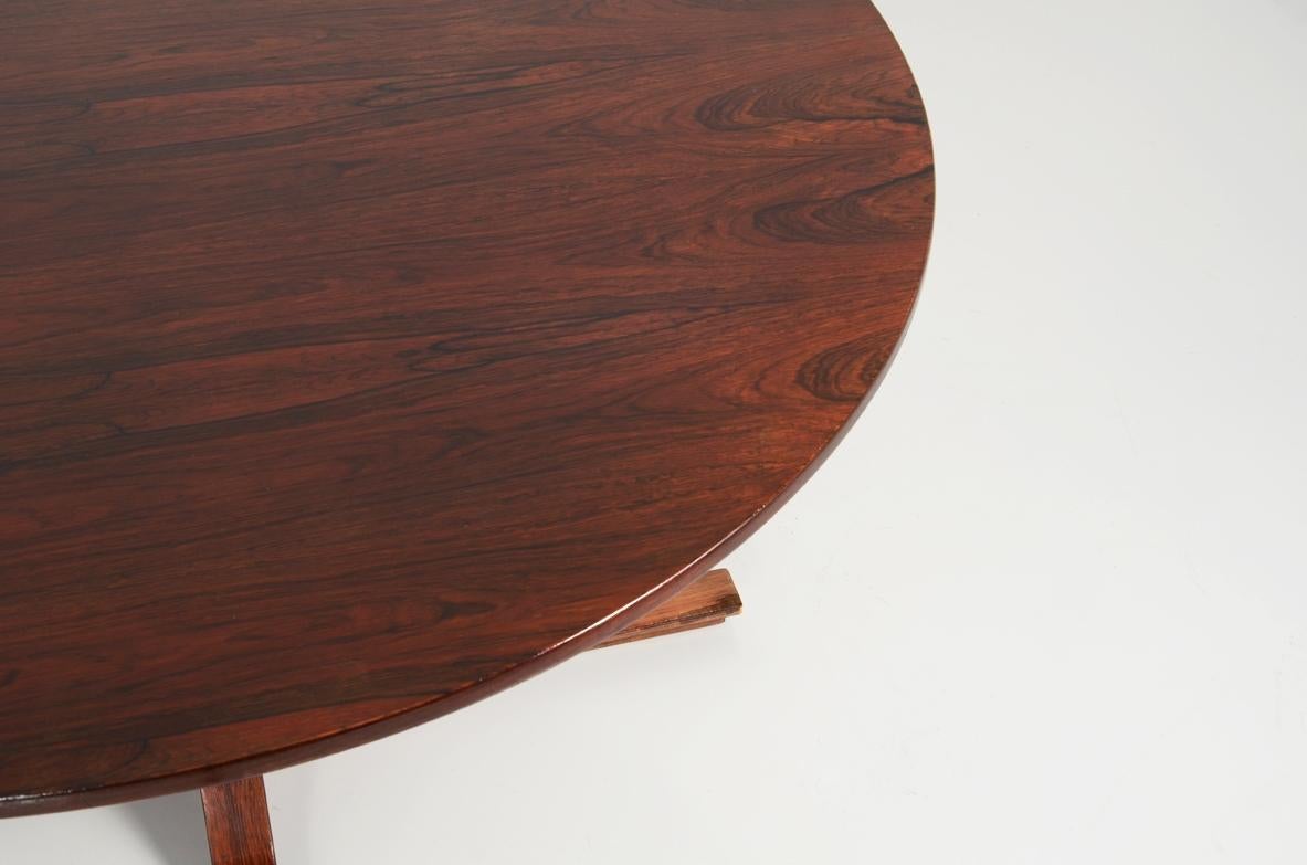 Gianfranco Frattini wood round dining table, model 522, for Bernini.