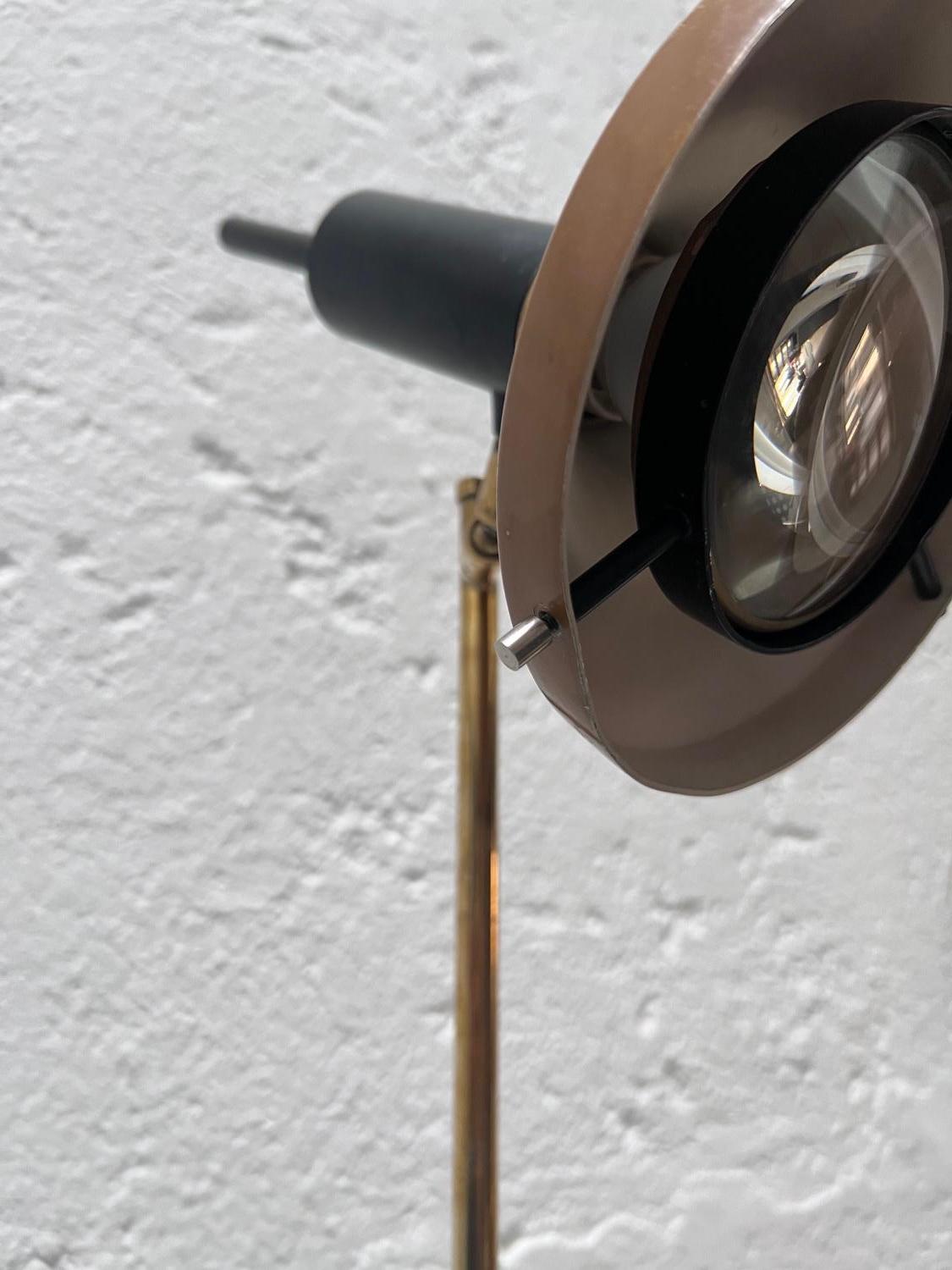 Mod. 553 Table Lamp by Oscar Torlasco for Lumi, Collectible Italian Design For Sale 6