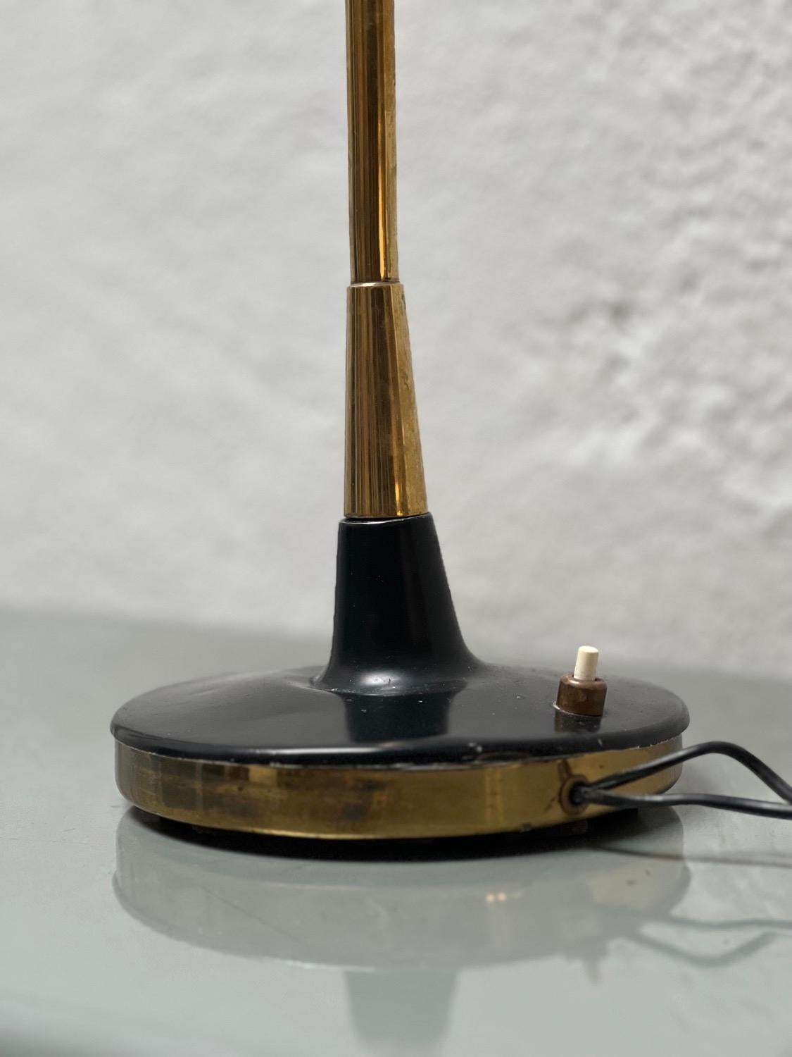 Metal Mod. 553 Table Lamp by Oscar Torlasco for Lumi, Collectible Italian Design For Sale