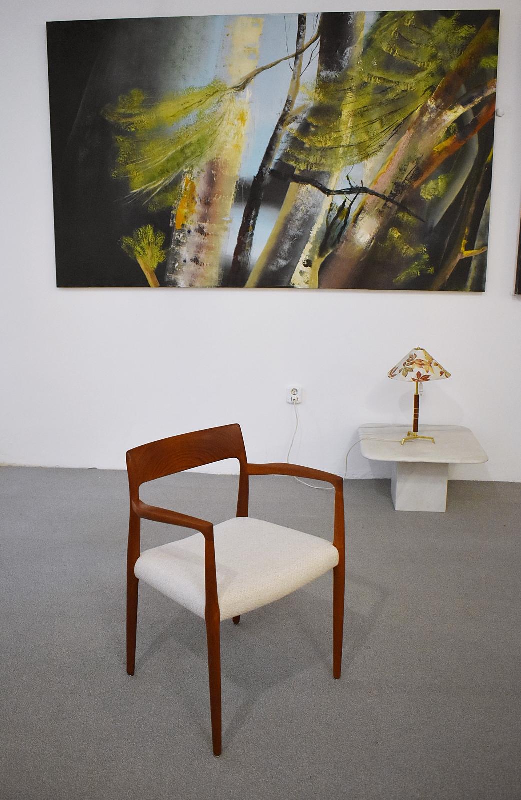 Manufacturer and designer Niels O. Møller, model 57. Teak frame. The chair has been reupholstered and covered with a high-quality fabric in beige.
Good restored condition with slight signs of usage.




 