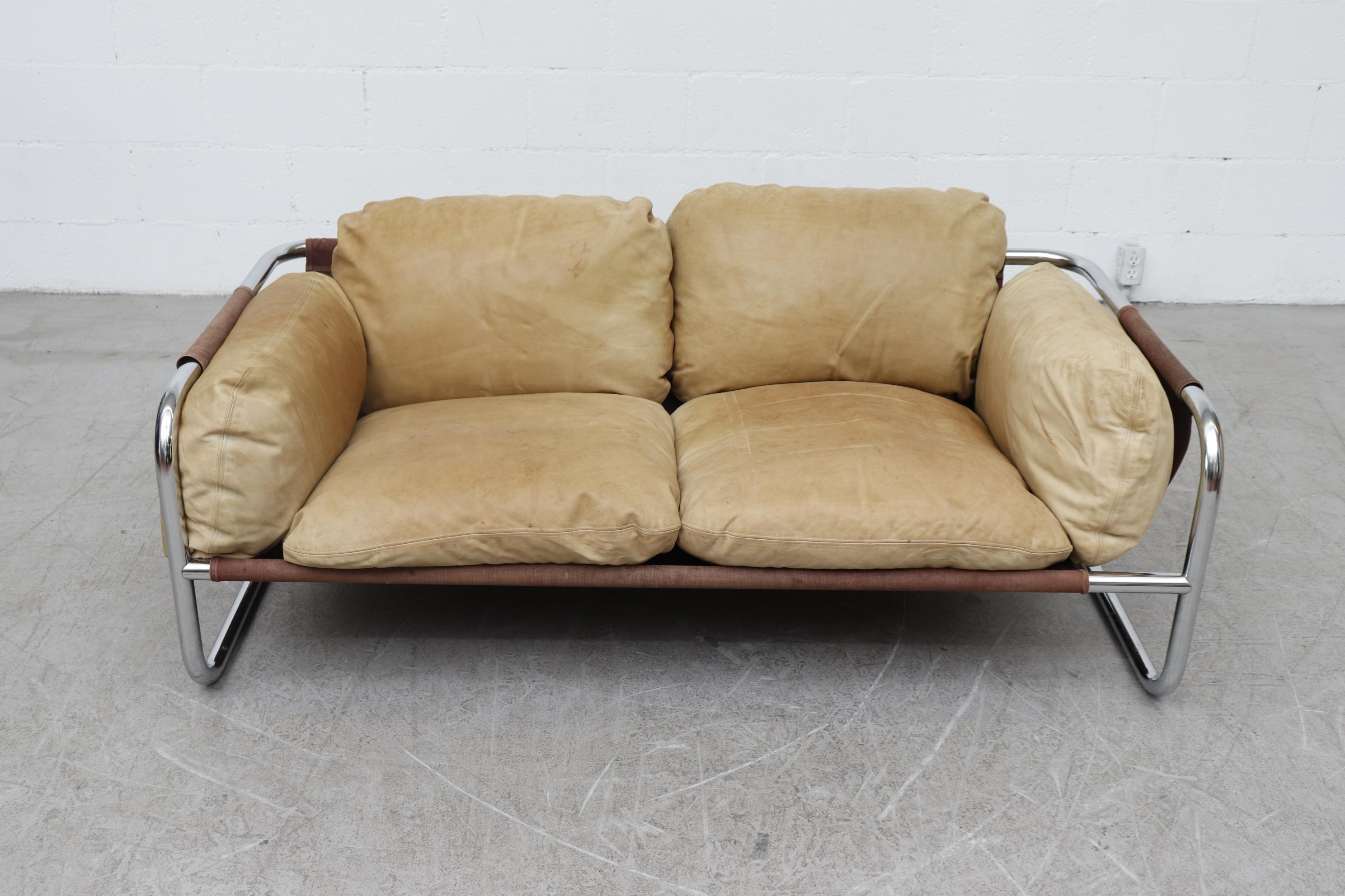 MOD 1970s Leolux Leather and Chrome Loveseat In Good Condition In Los Angeles, CA