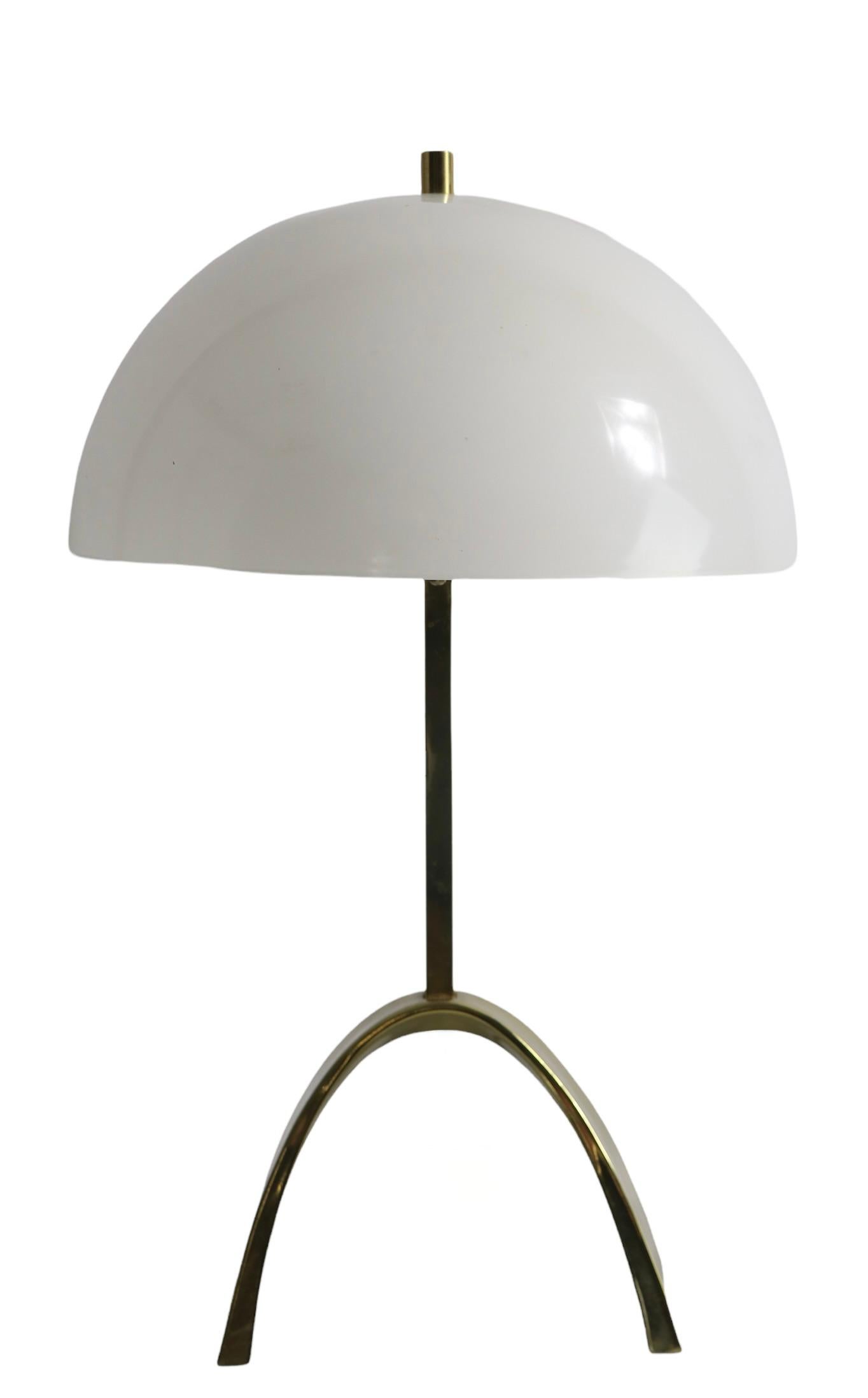 Mod Architectural Brass and Plastic Table Lamp Att. to Thurston for Lightolier In Good Condition For Sale In New York, NY